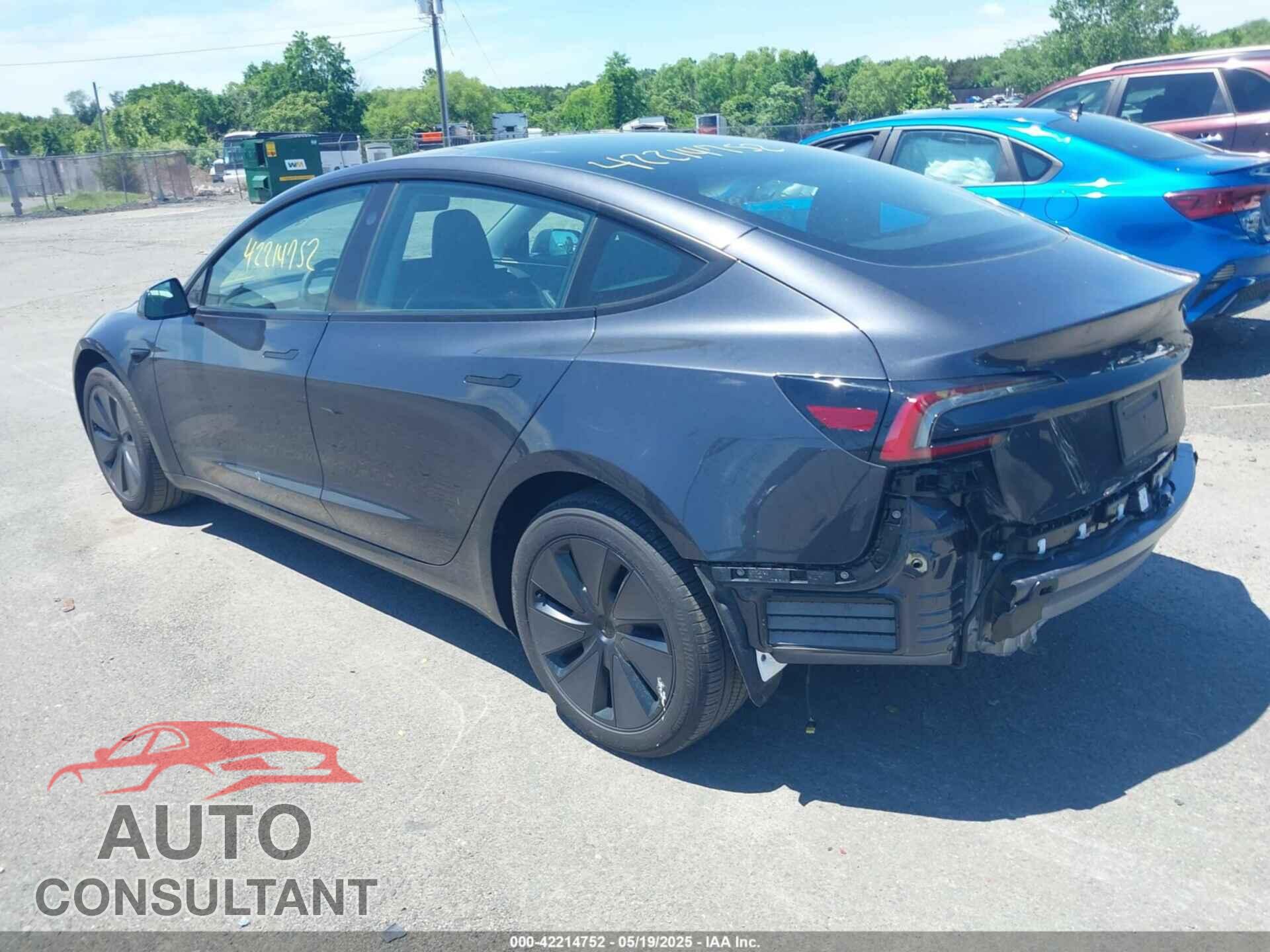 TESLA MODEL 3 2024 - 5YJ3E1EA3RF784002
