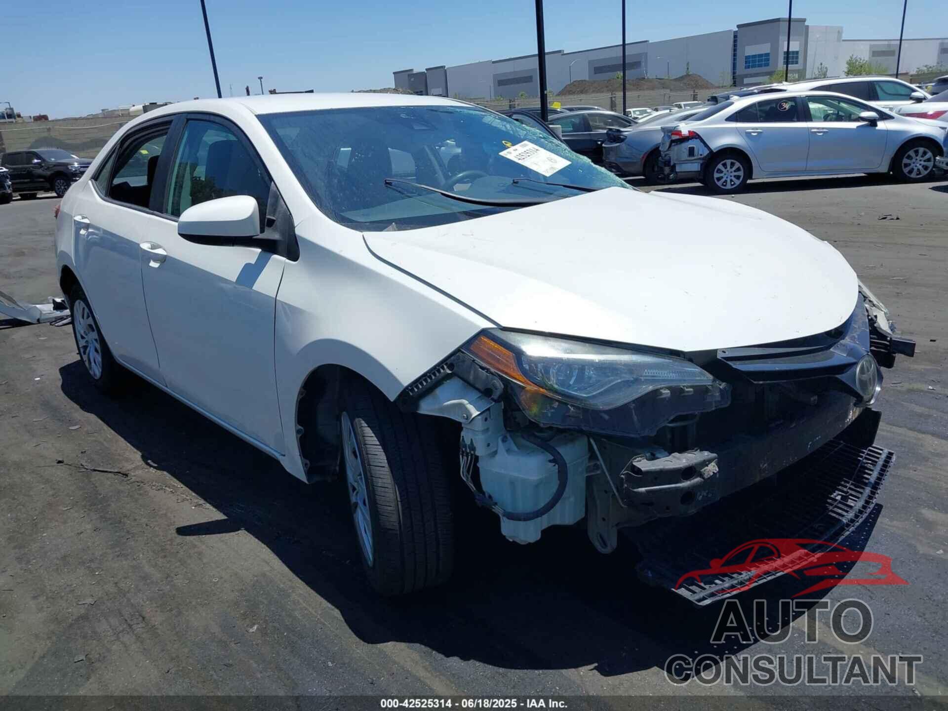 TOYOTA COROLLA 2018 - 5YFBURHE0JP798184