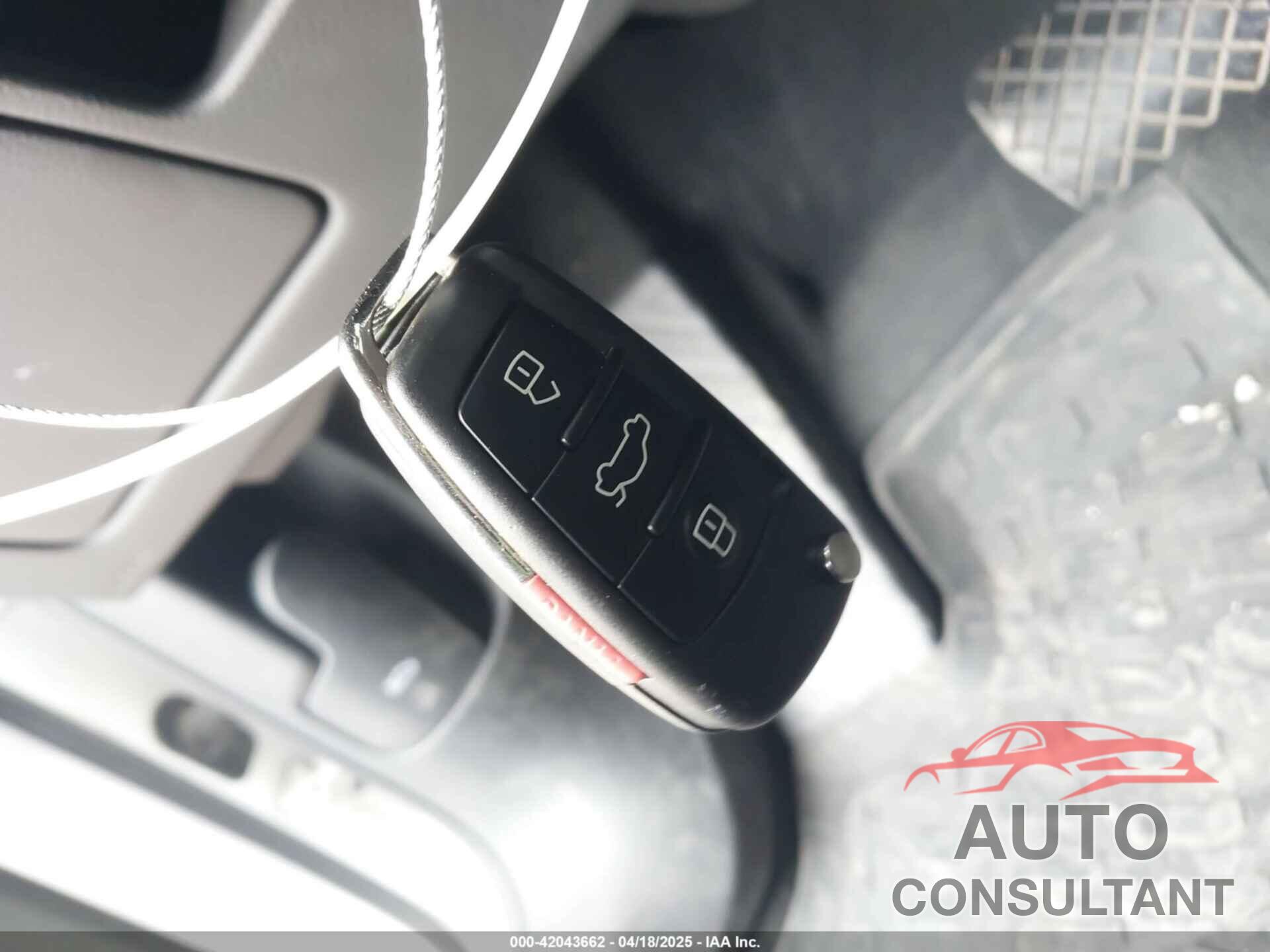 AUDI Q3 2021 - WA1DECF31M1024386