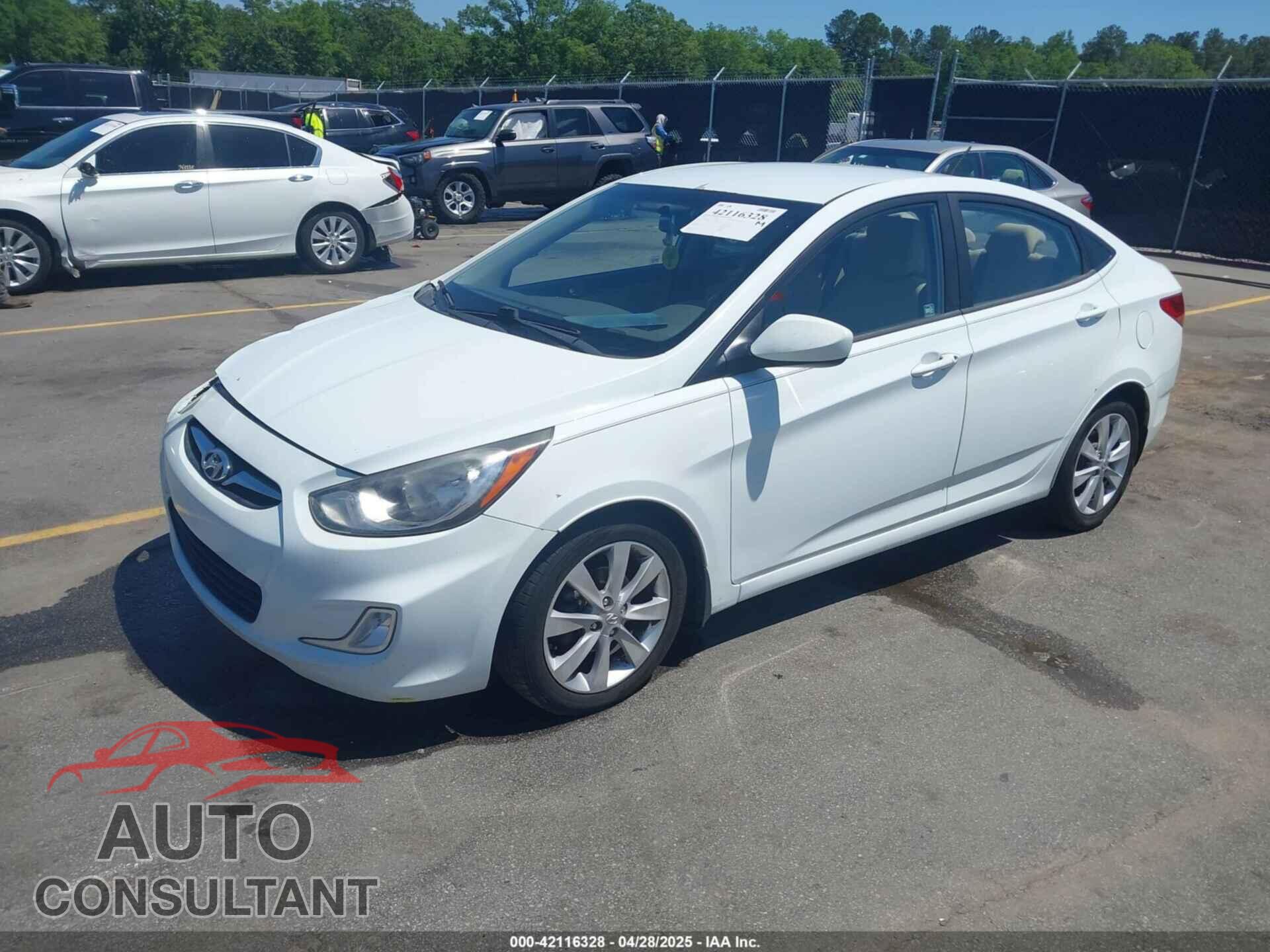 HYUNDAI ACCENT 2013 - KMHCU4AE3DU382053