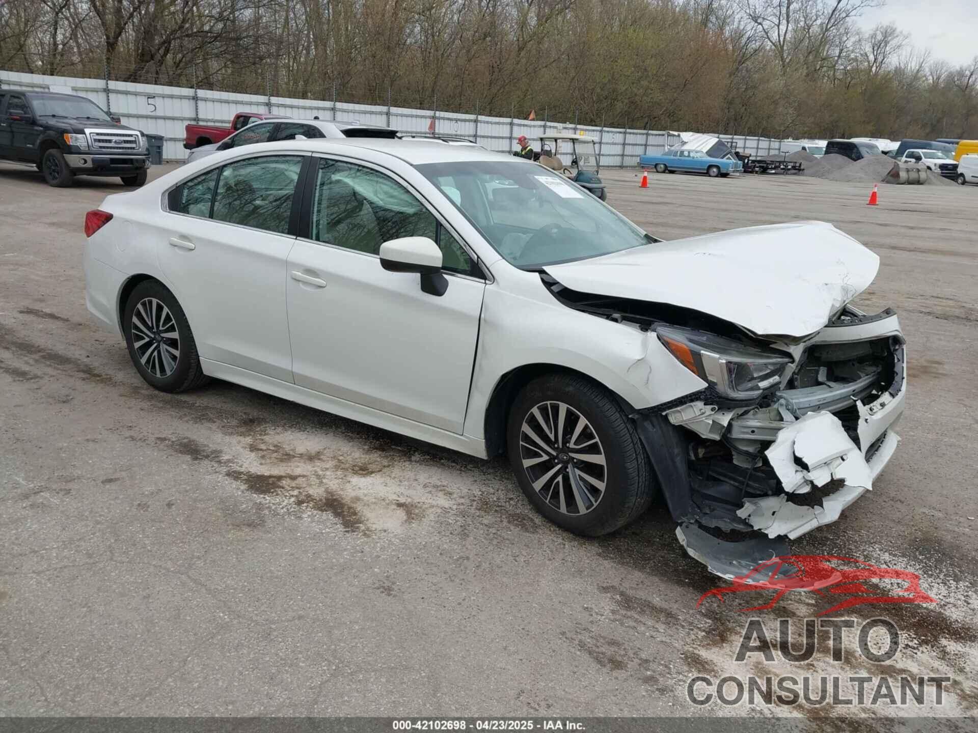 SUBARU LEGACY 2019 - 4S3BNAF61K3034641