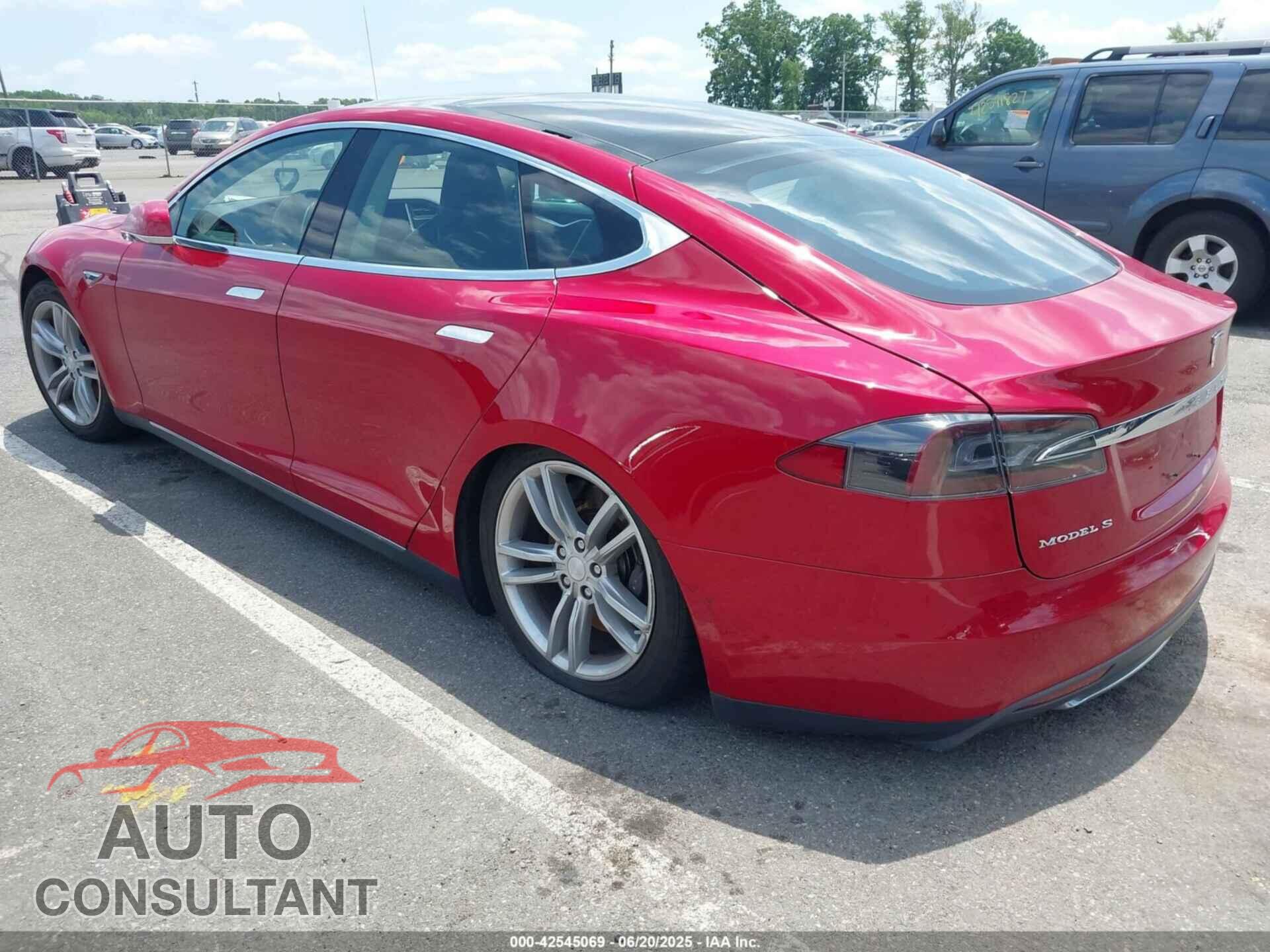 TESLA MODEL S 2013 - 5YJSA1CN2DFP21558