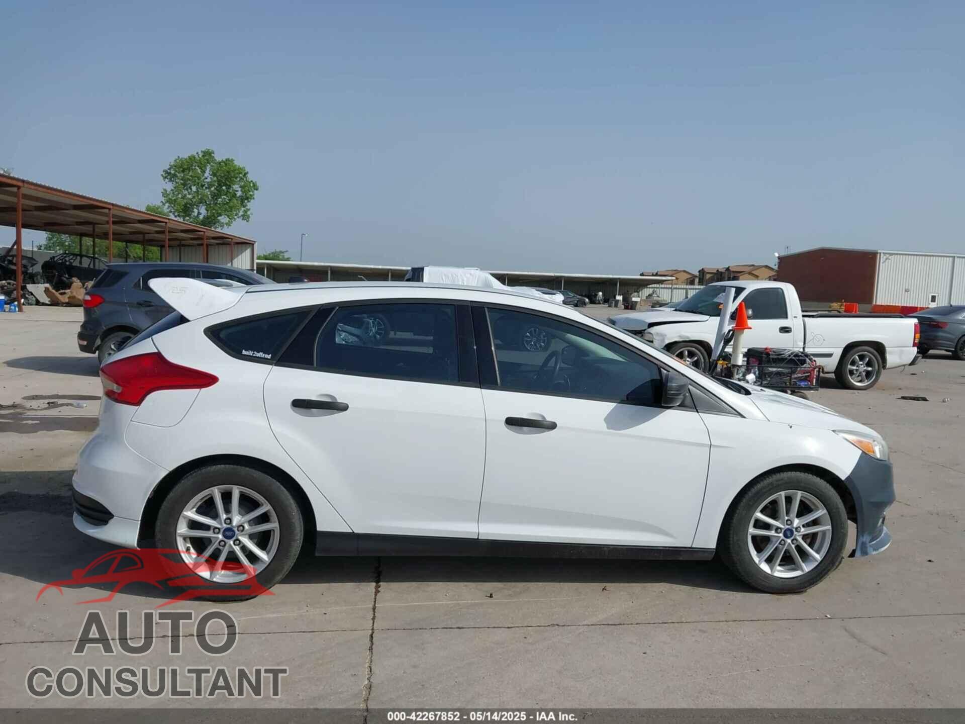 FORD FOCUS 2017 - 1FADP3K21HL347348
