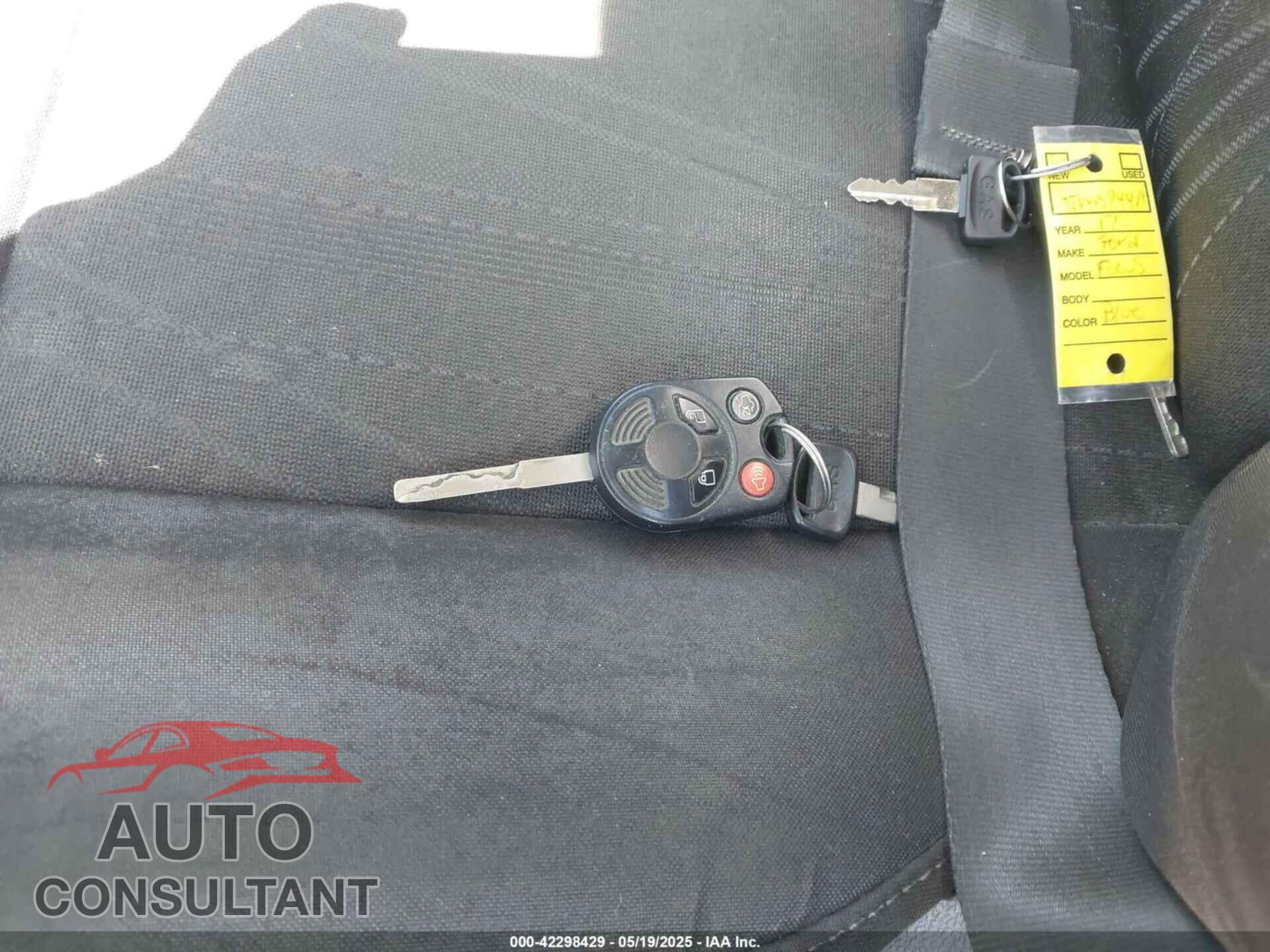 FORD FOCUS 2017 - 1FADP3F26HL221545