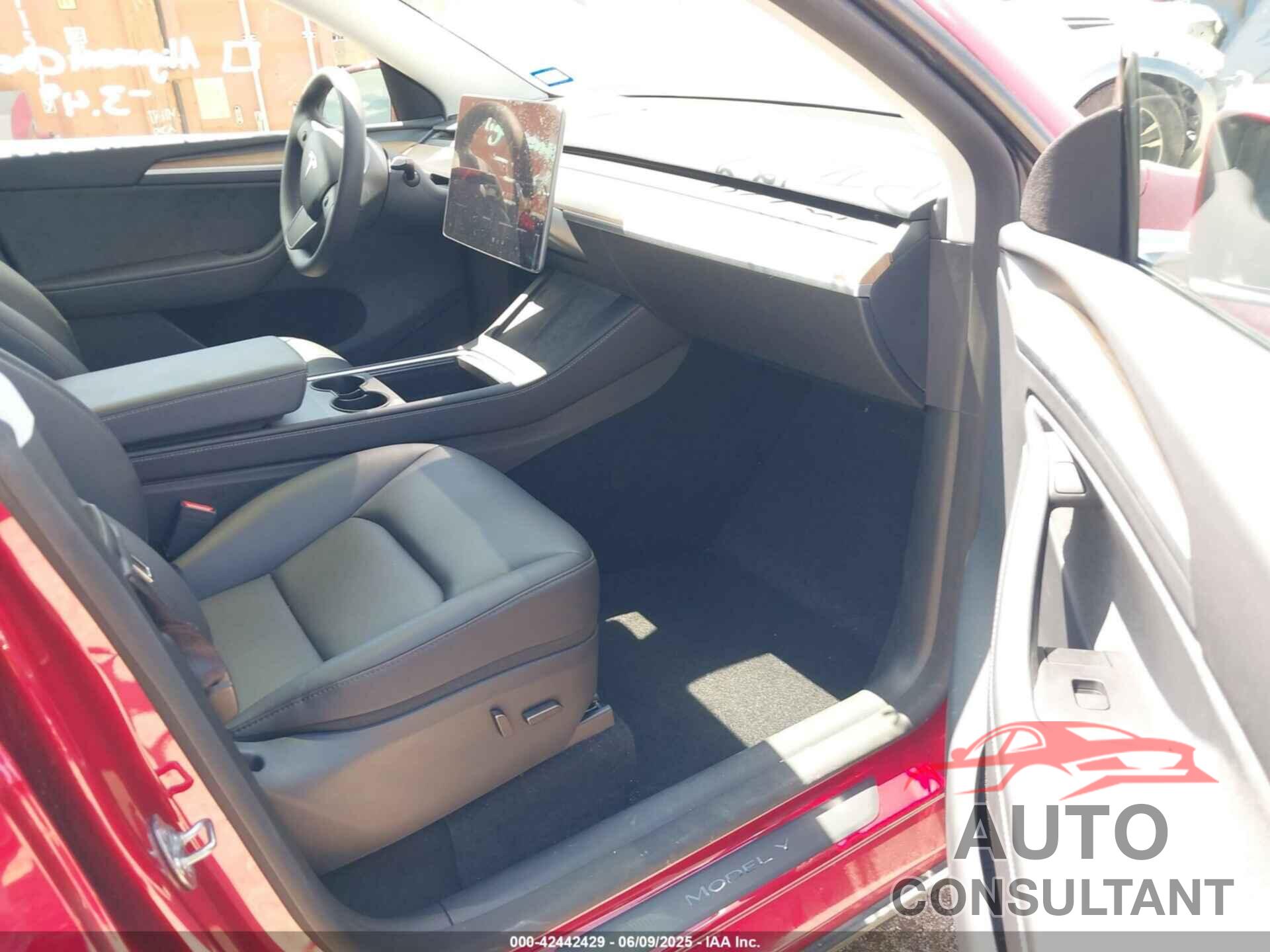 TESLA MODEL Y 2024 - 7SAYGDEE2RA281209