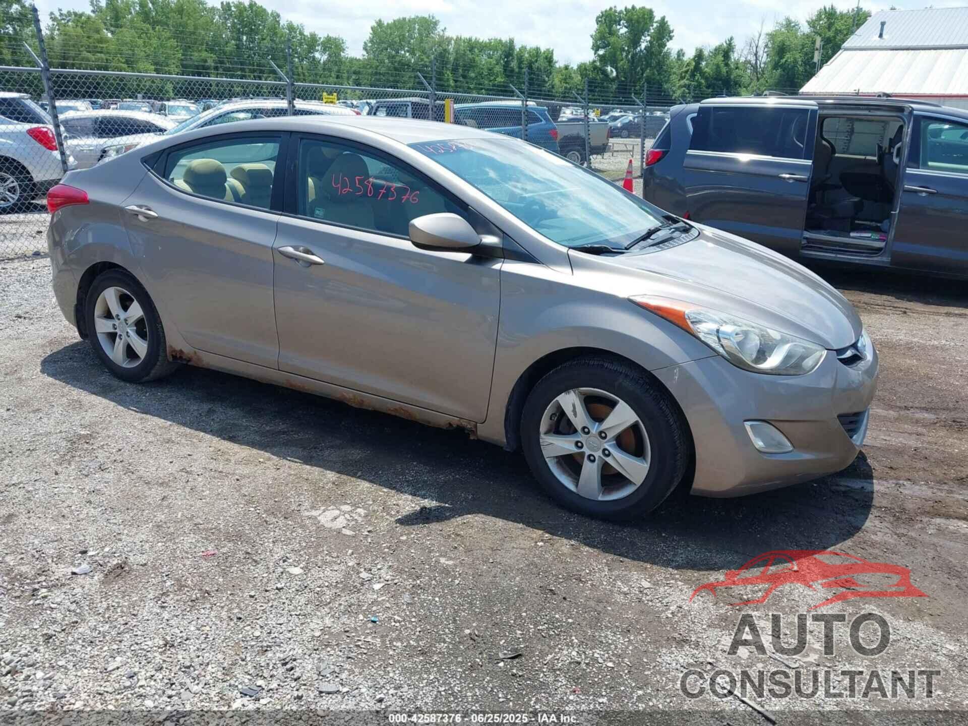 HYUNDAI ELANTRA 2012 - 5NPDH4AE9CH132239