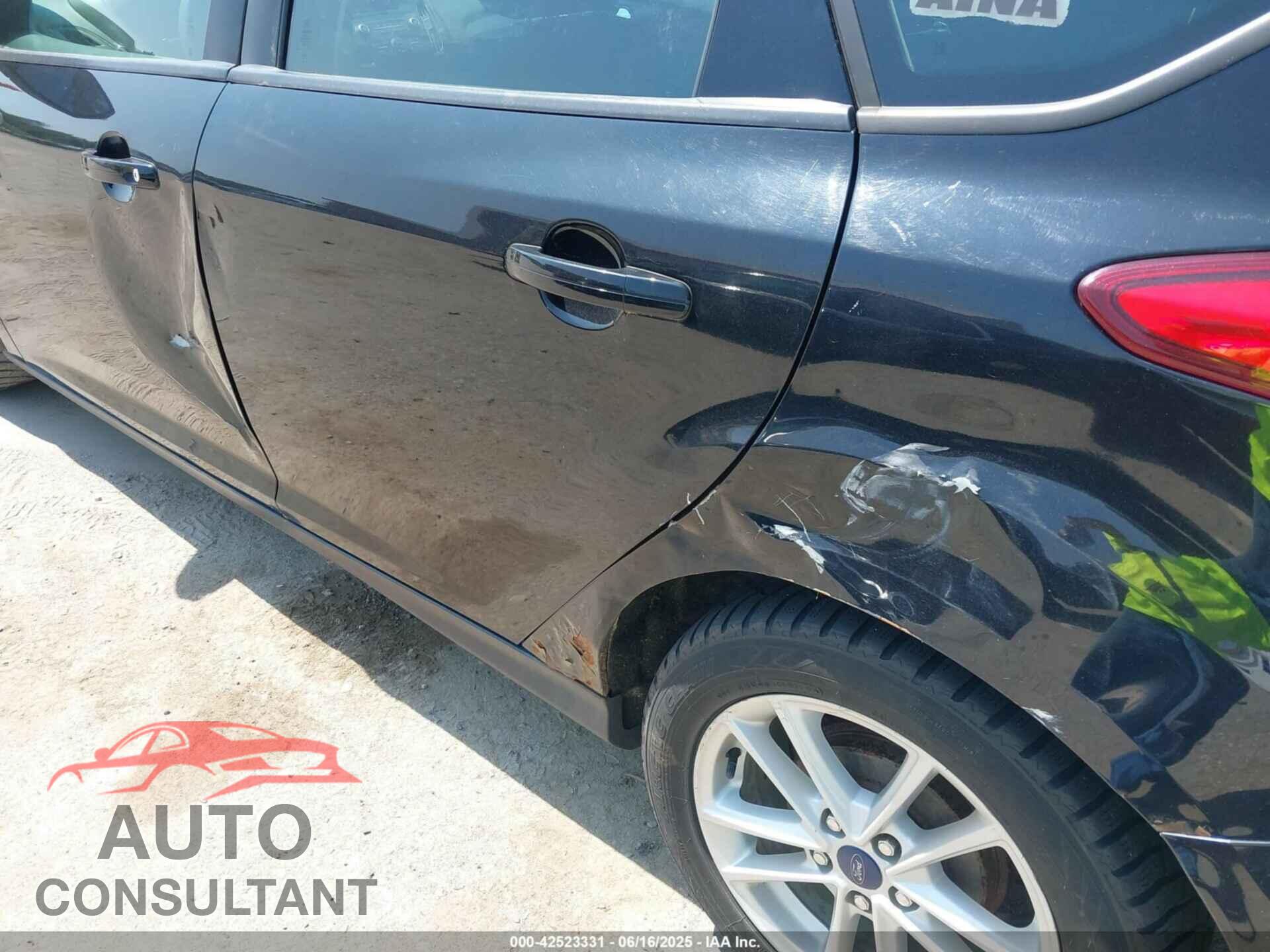FORD FOCUS 2016 - 1FADP3K25GL375443
