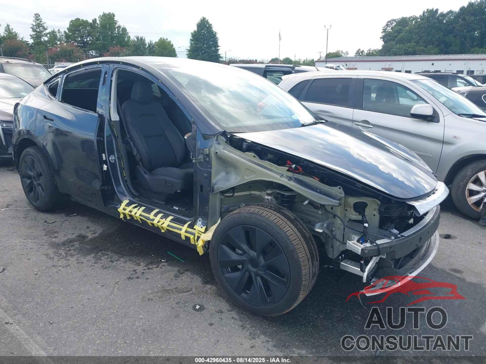 TESLA MODEL Y 2024 - 7SAYGDED2RA317178