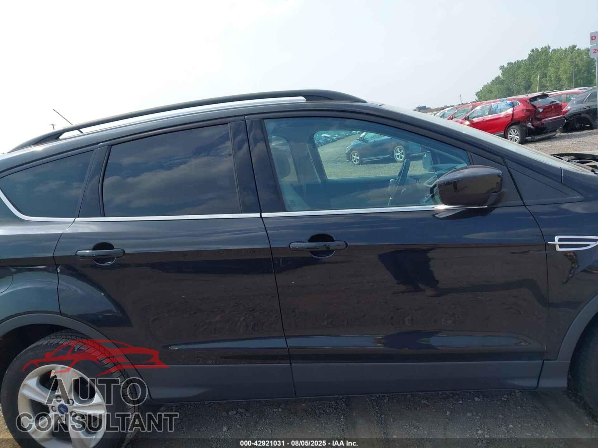 FORD ESCAPE 2015 - 1FMCU9GX4FUC31361