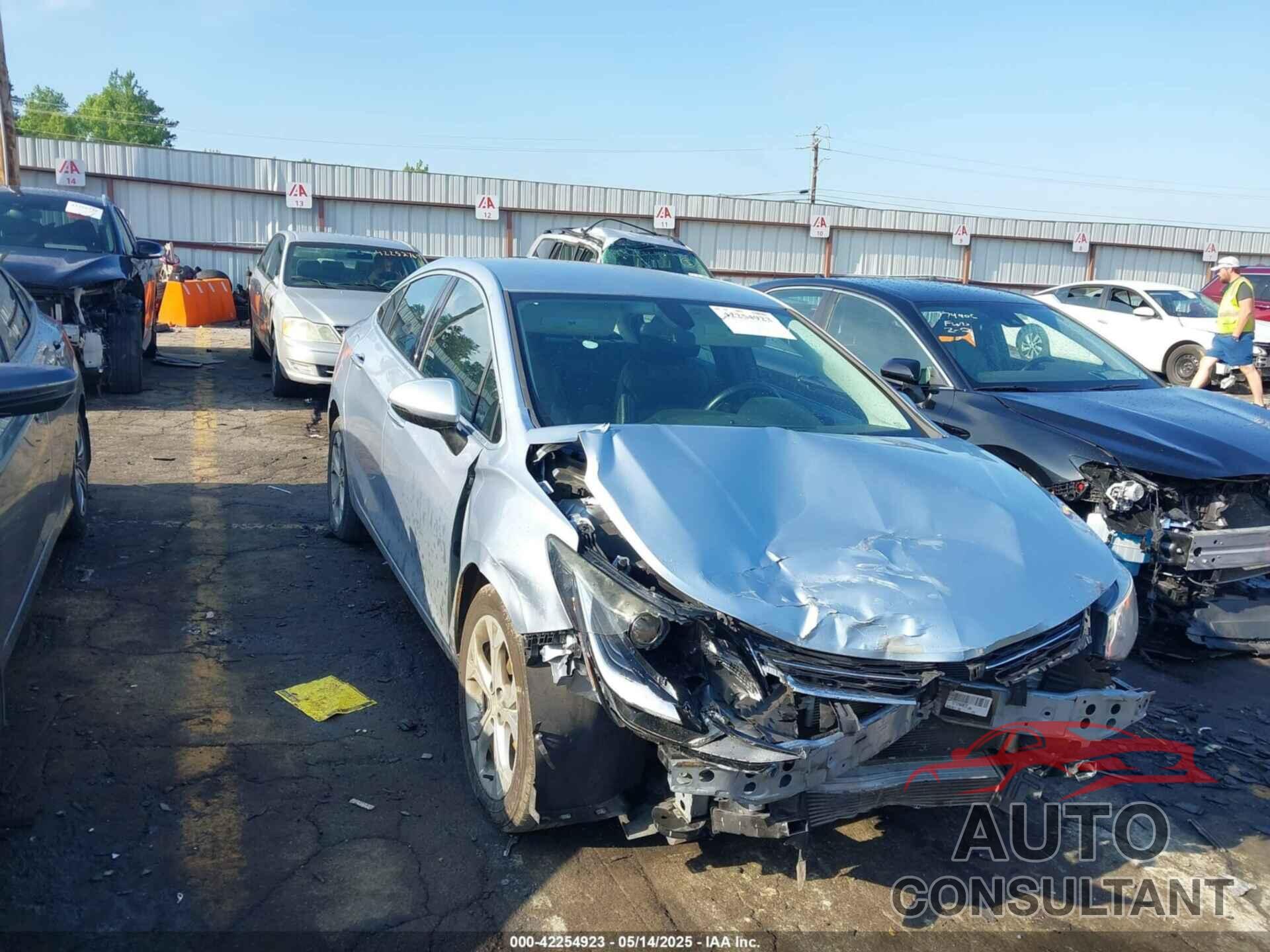CHEVROLET CRUZE 2017 - 1G1BF5SM8H7265409