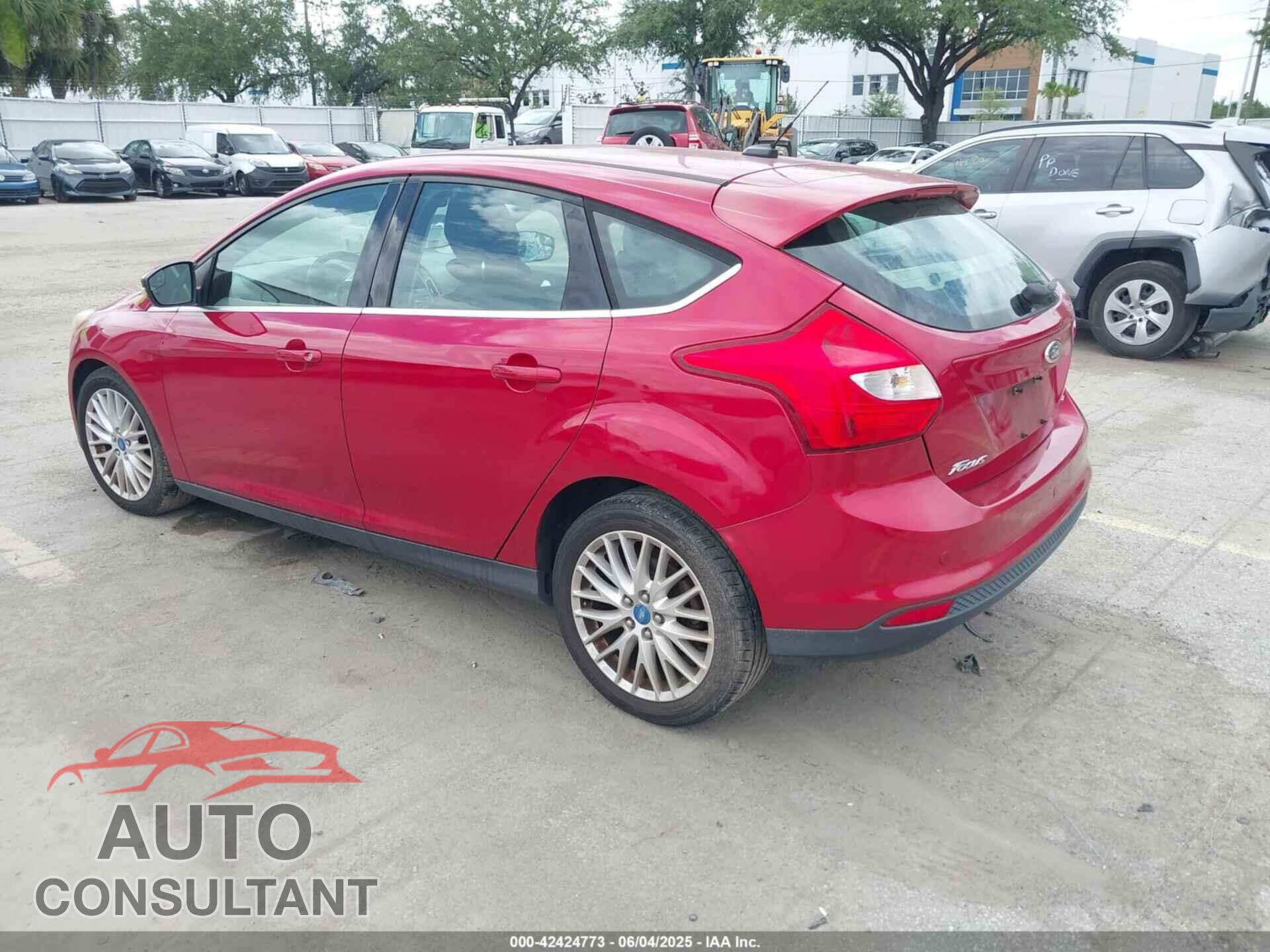 FORD FOCUS 2012 - 1FAHP3M24CL242536