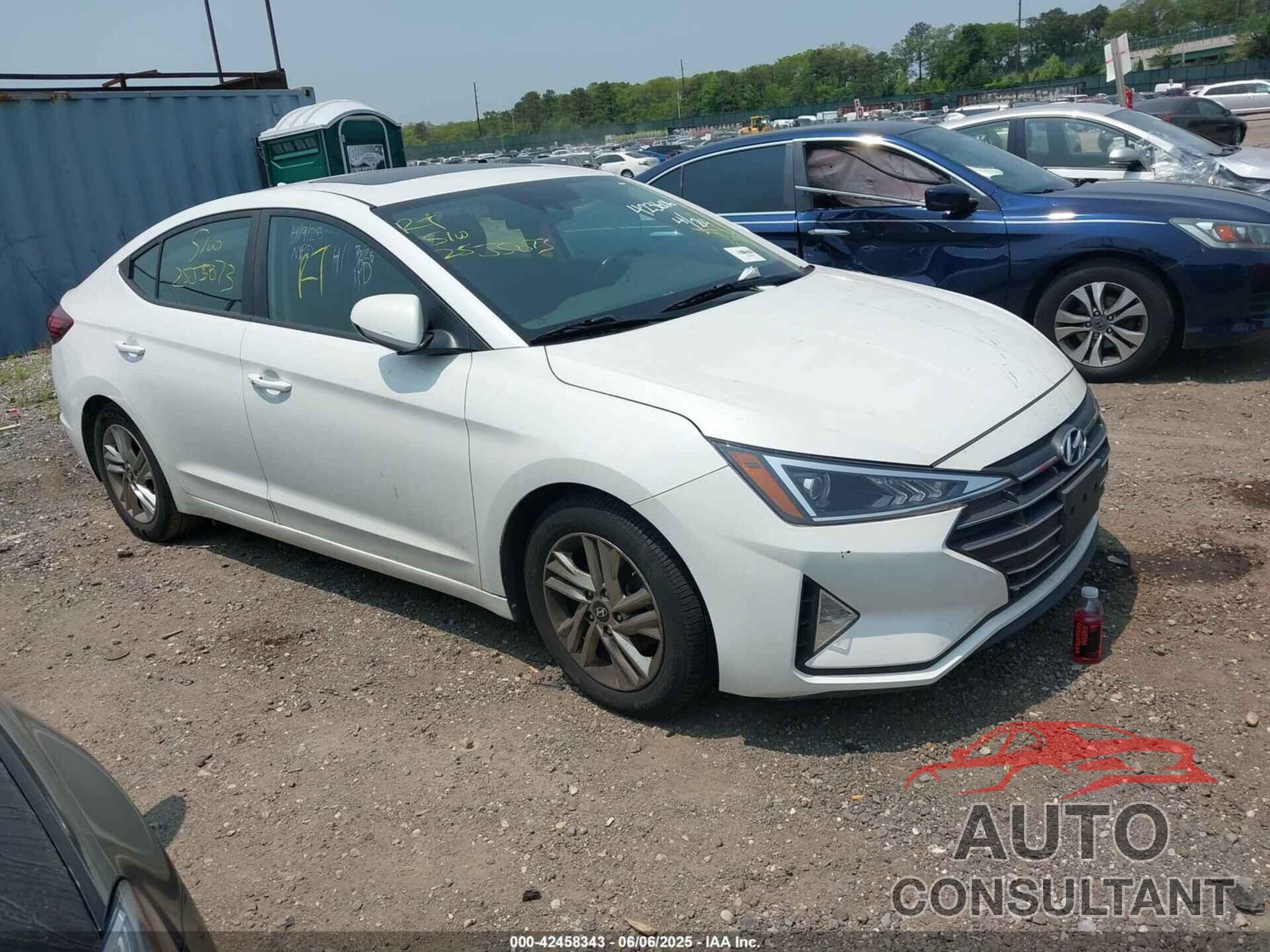 HYUNDAI ELANTRA 2019 - 5NPD84LF2KH423606