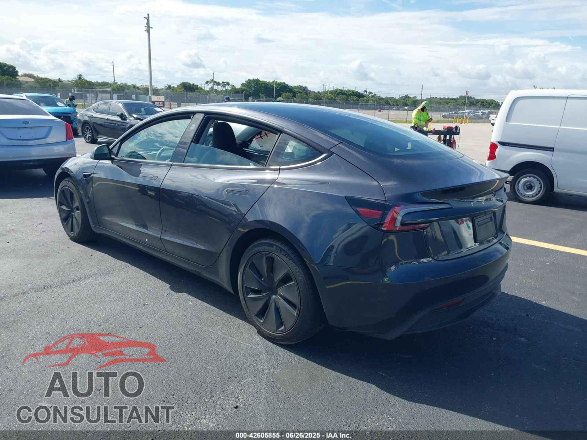 TESLA MODEL 3 2024 - 5YJ3E1EA0RF872022