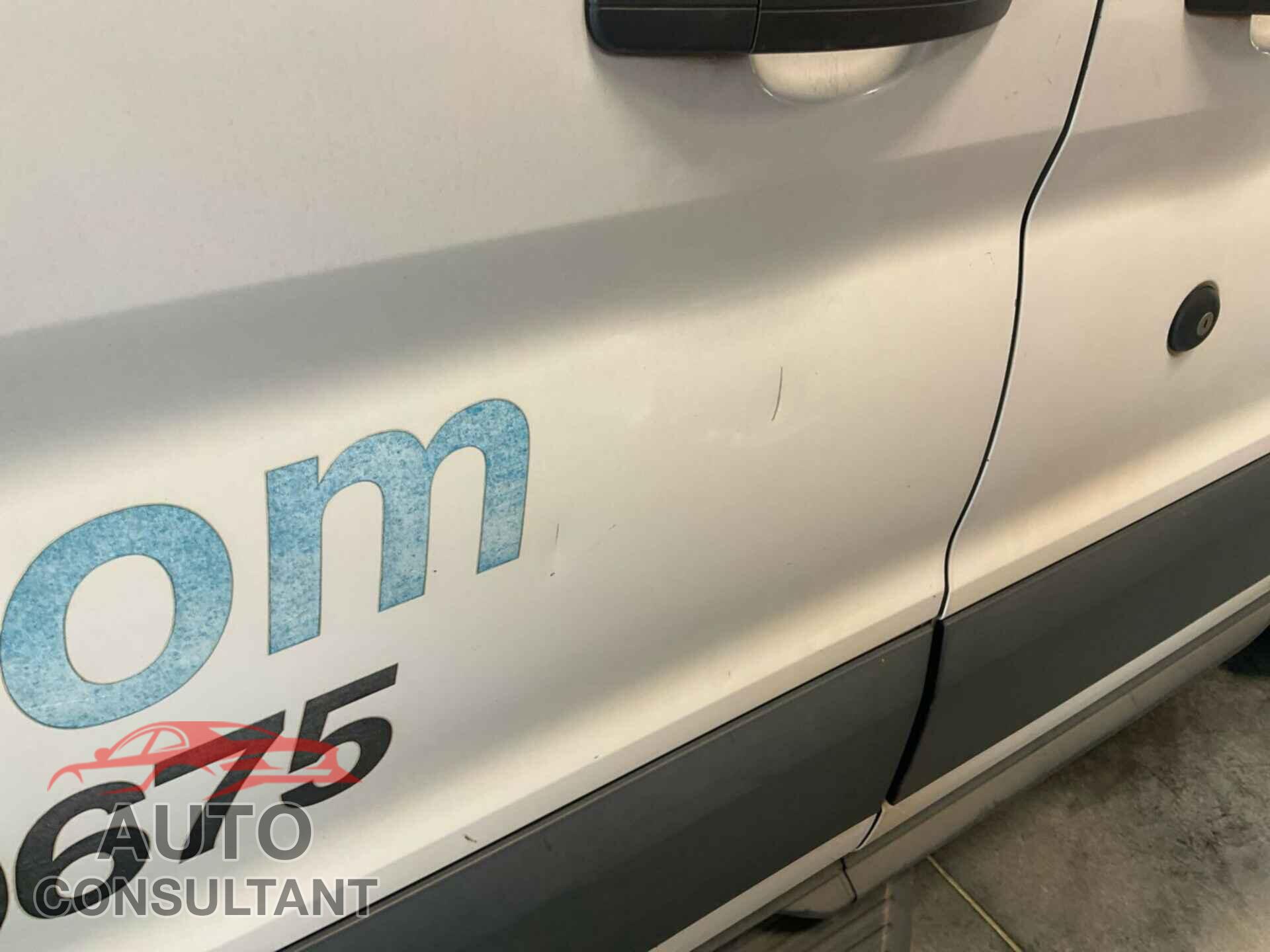 FORD TRANSIT 2018 - 1FTYE1YM8JKB52017