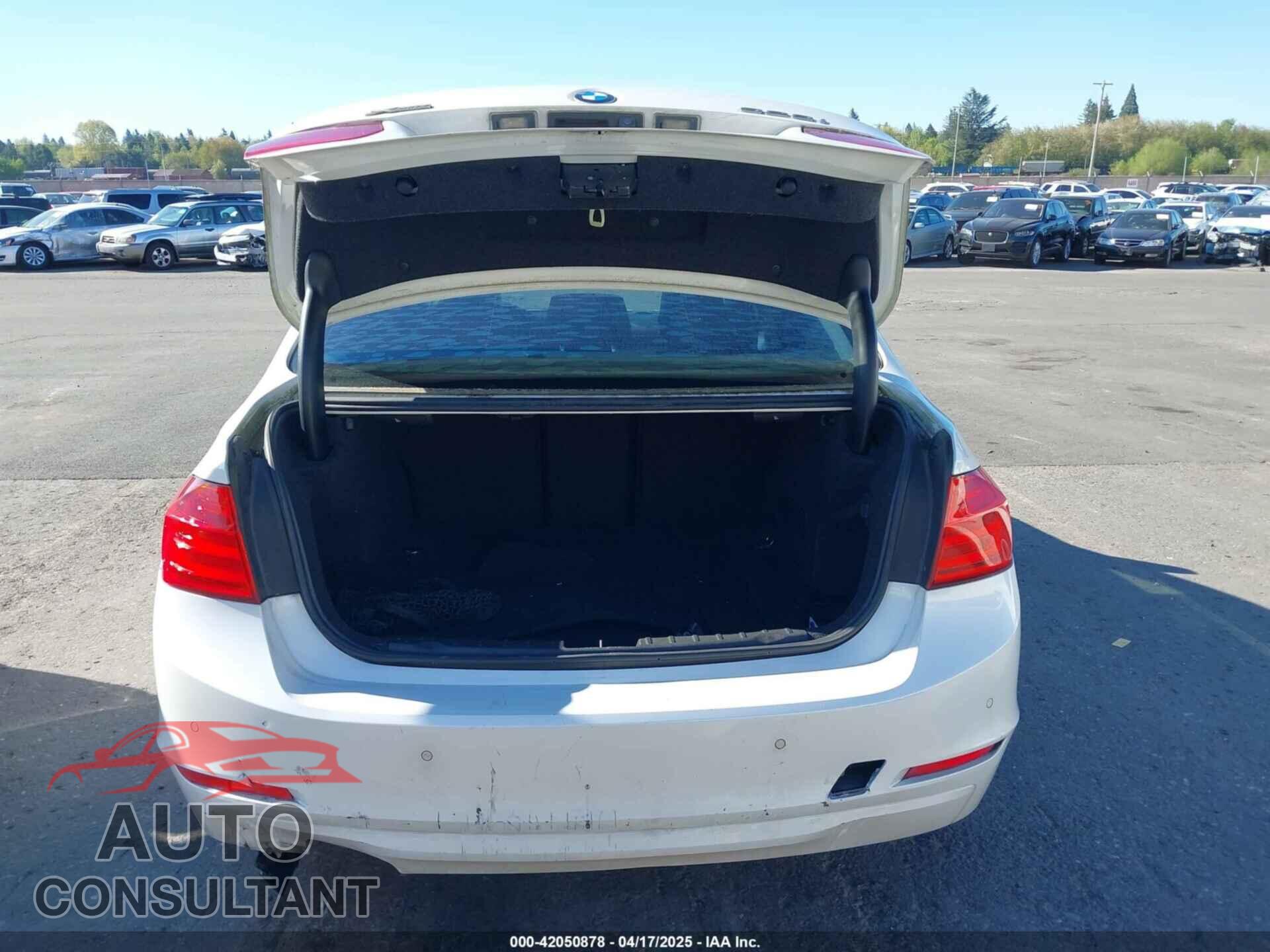 BMW 328I 2015 - WBA3B5G58FNS13423