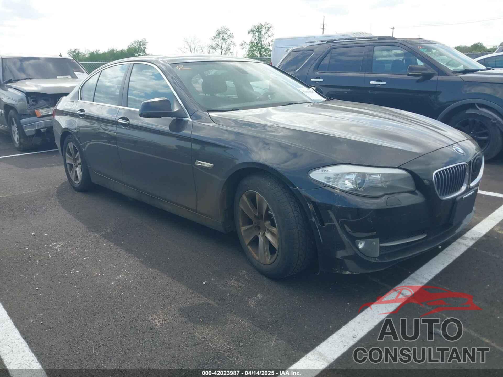 BMW 528I 2011 - WBAFR1C52BDS36073