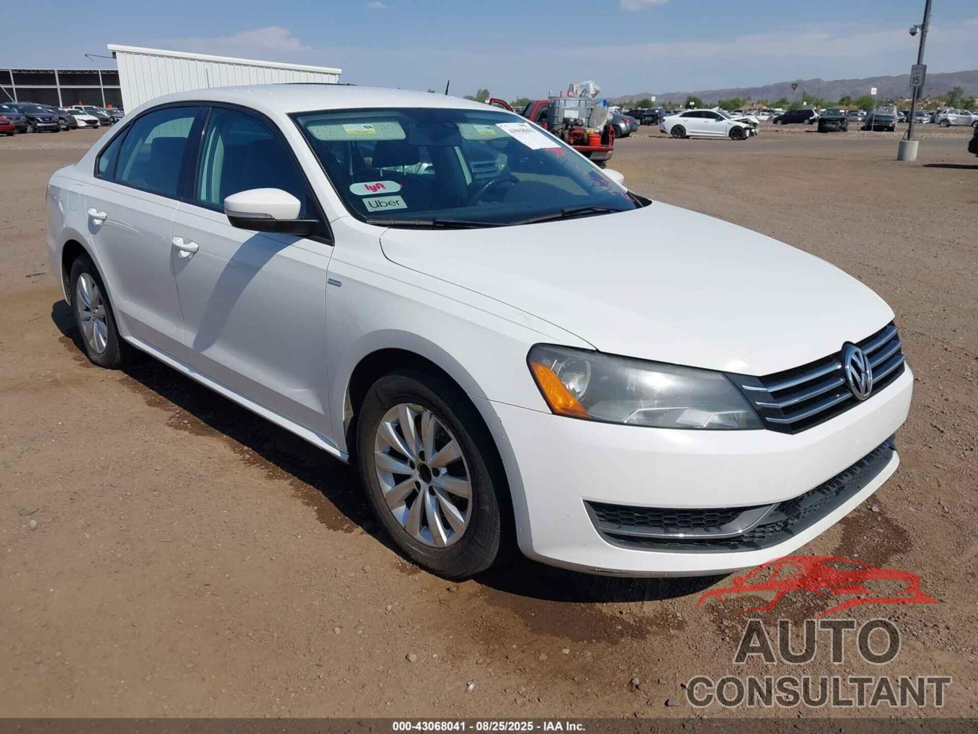 VOLKSWAGEN PASSAT 2015 - 1VWAT7A32FC024107