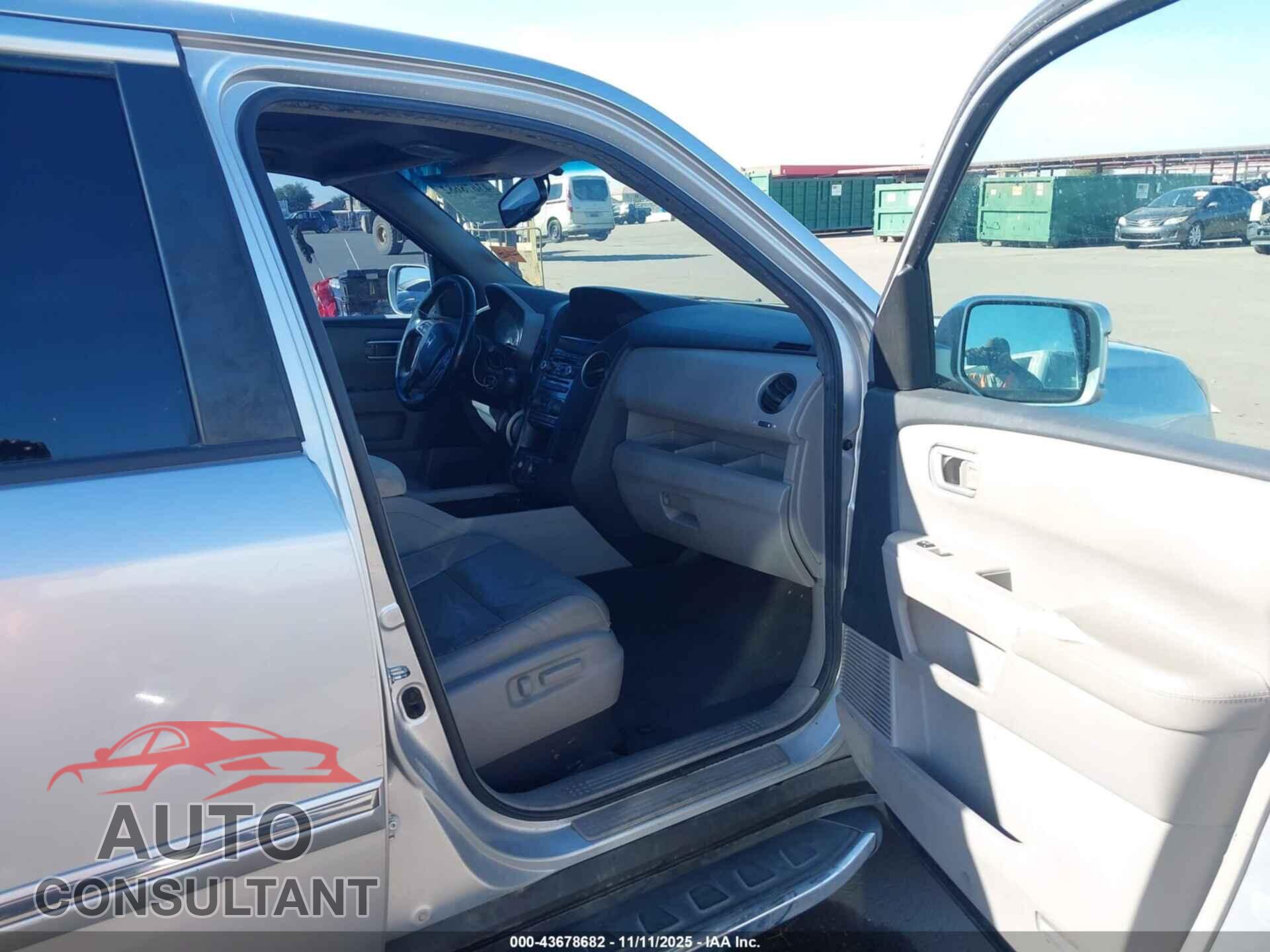 HONDA PILOT 2012 - 5FNYF3H94CB031229