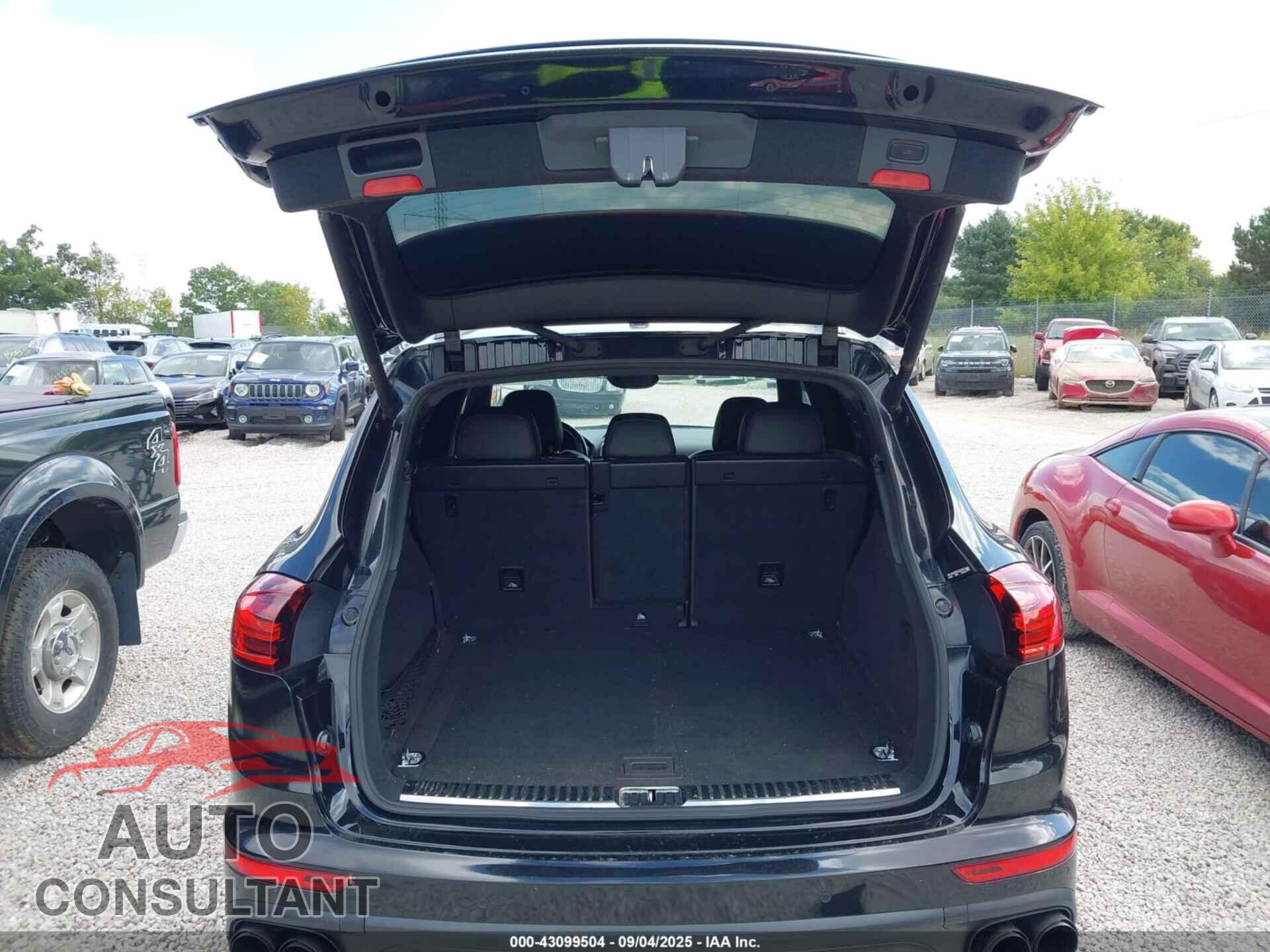PORSCHE CAYENNE 2016 - WP1AB2A29GLA94977
