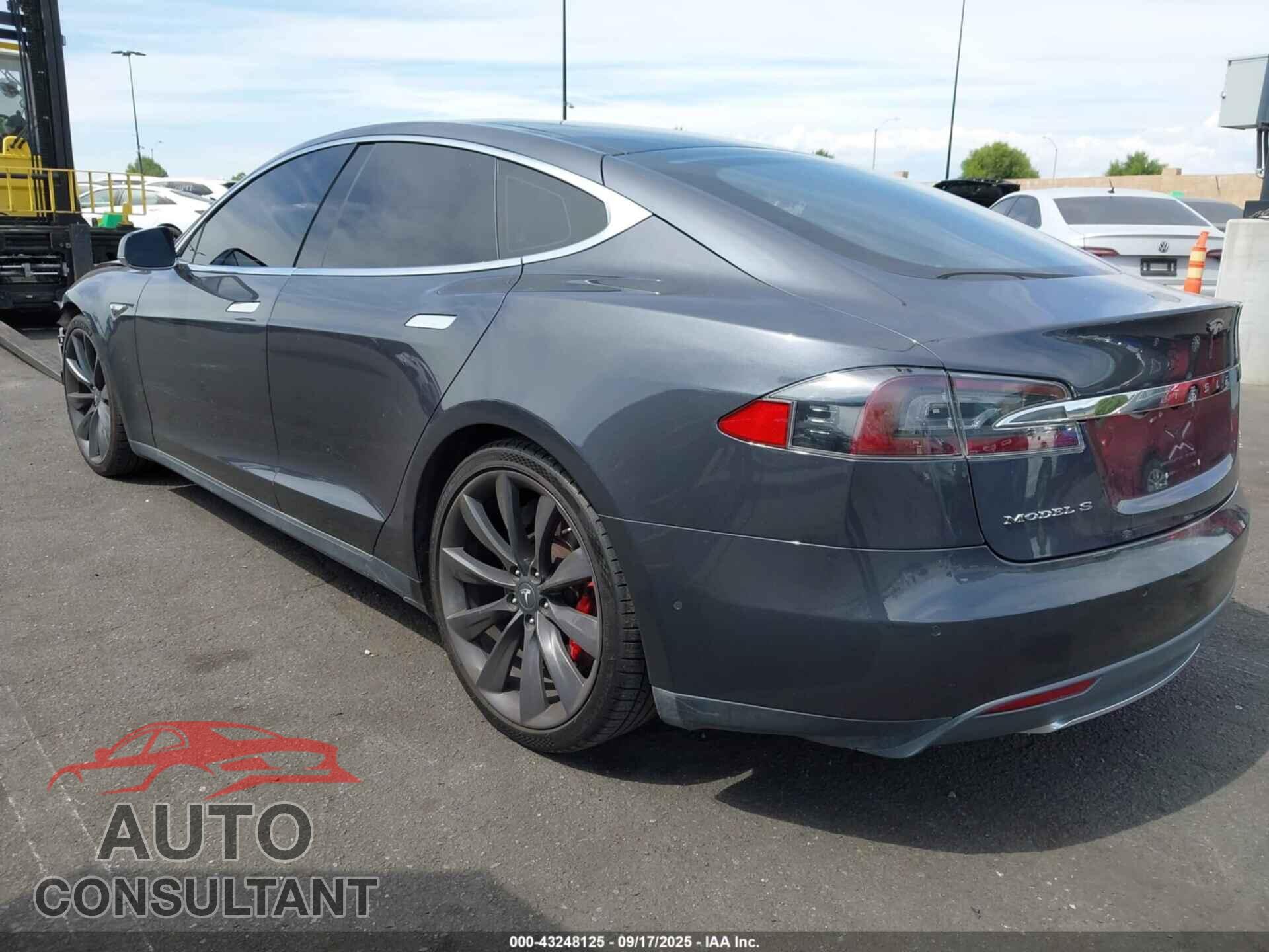 TESLA MODEL S 2015 - 5YJSA1H49FF083912