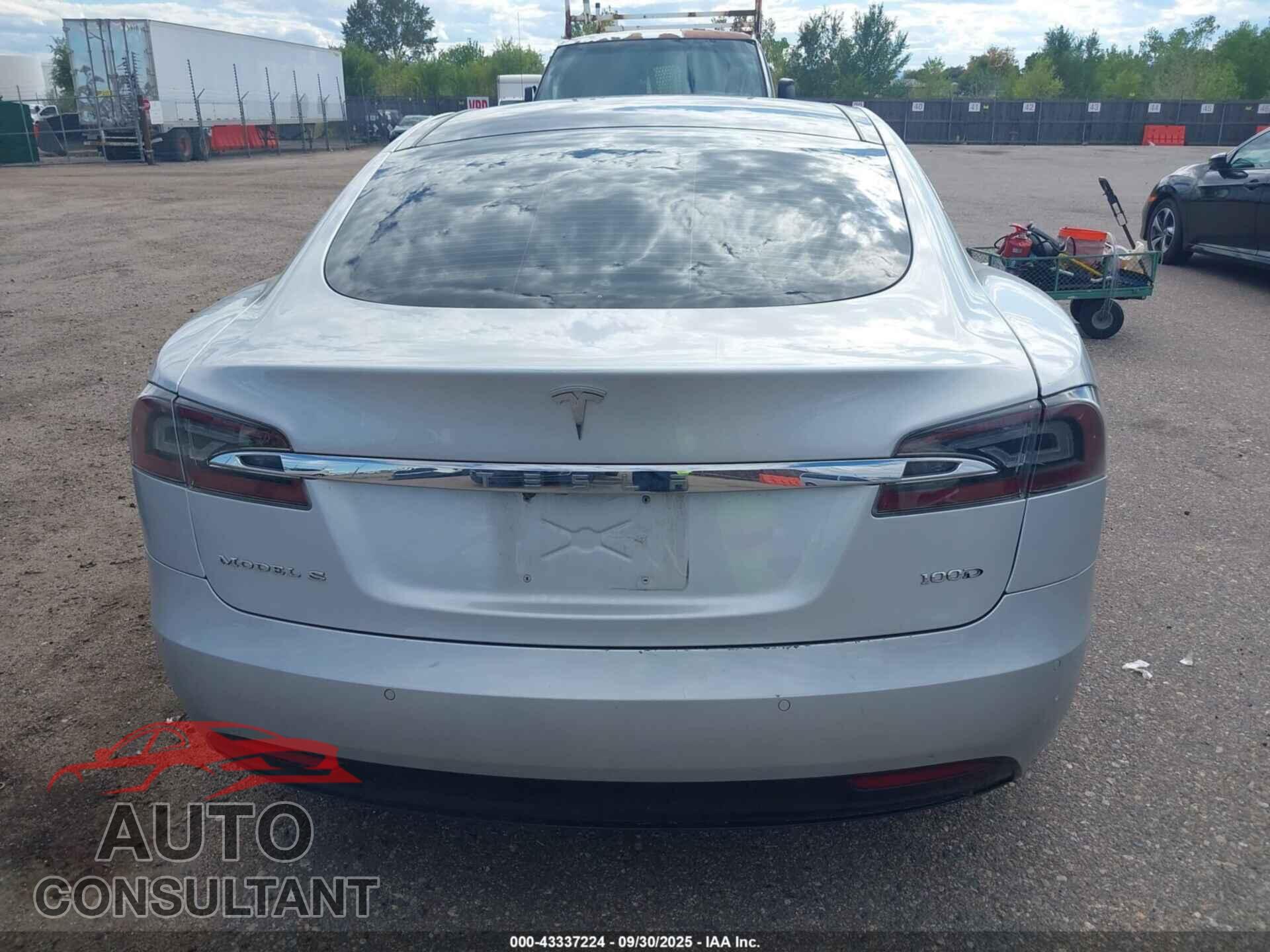 TESLA MODEL S 2017 - 5YJSA1E23HF185115