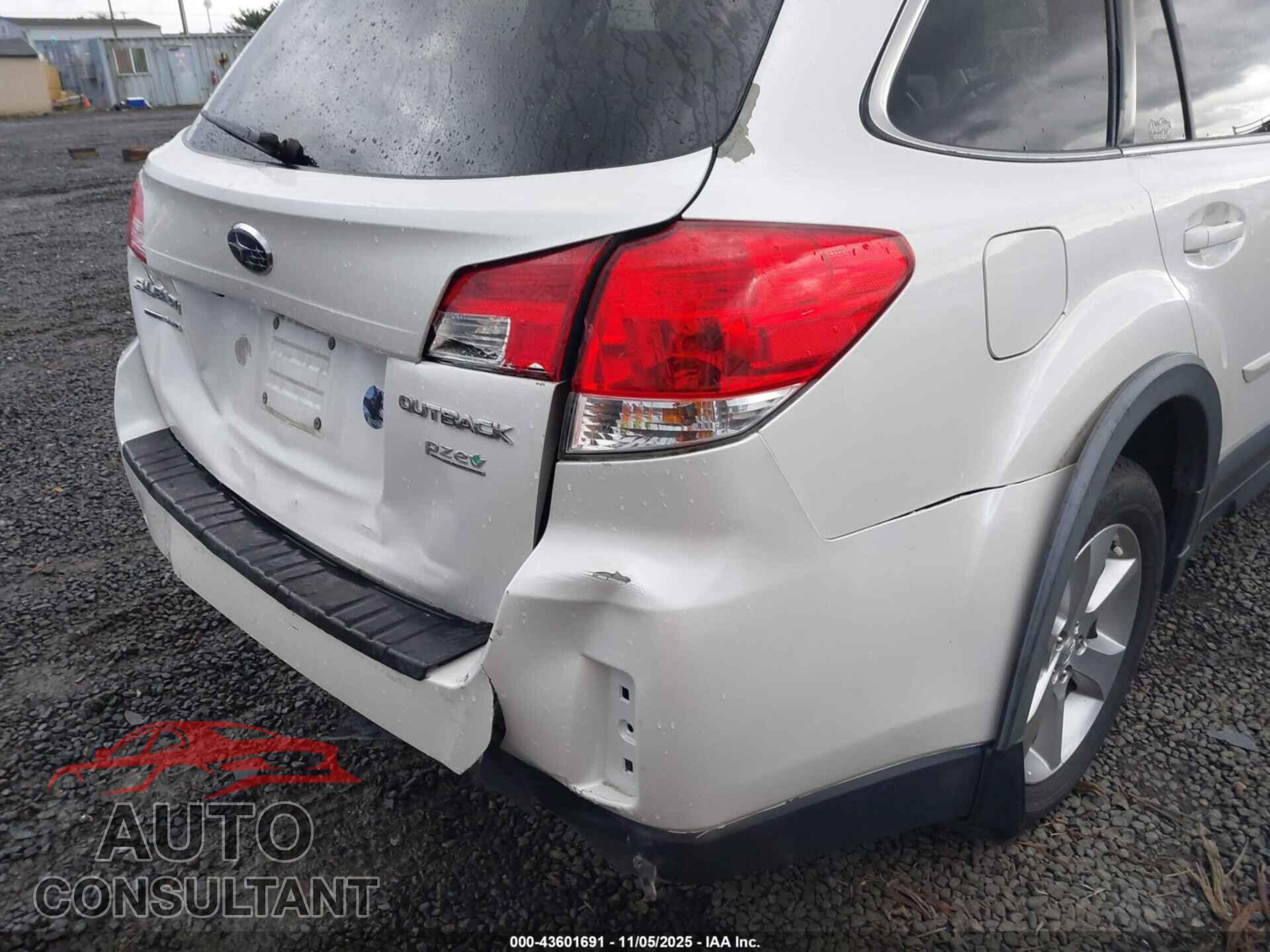 SUBARU OUTBACK 2014 - 4S4BRBLC8E3245601