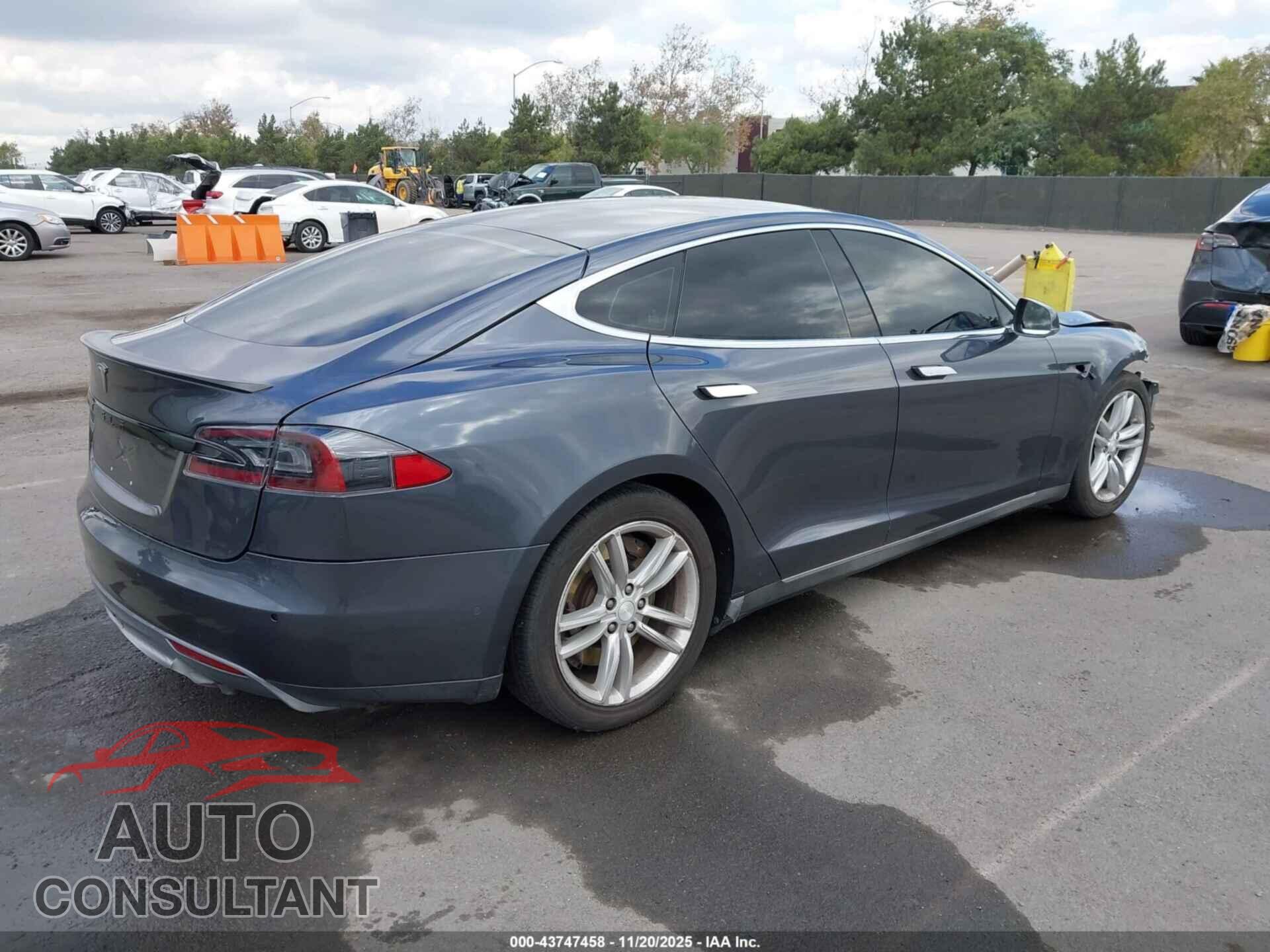 TESLA MODEL S 2014 - 5YJSA1H11EFP63257