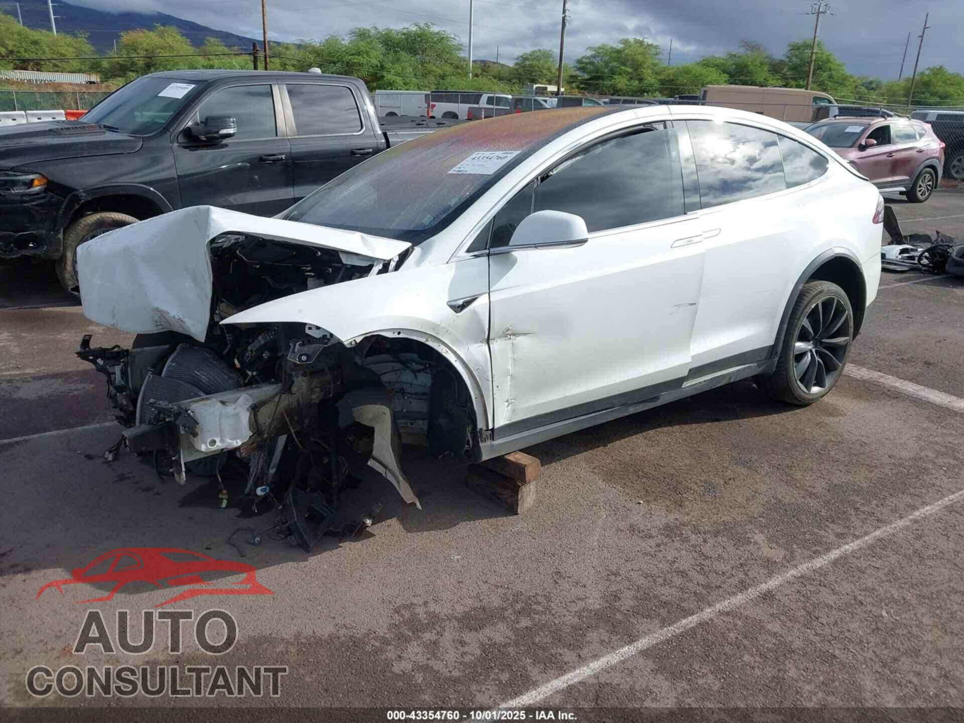 TESLA MODEL X 2017 - 5YJXCAE20HF065921
