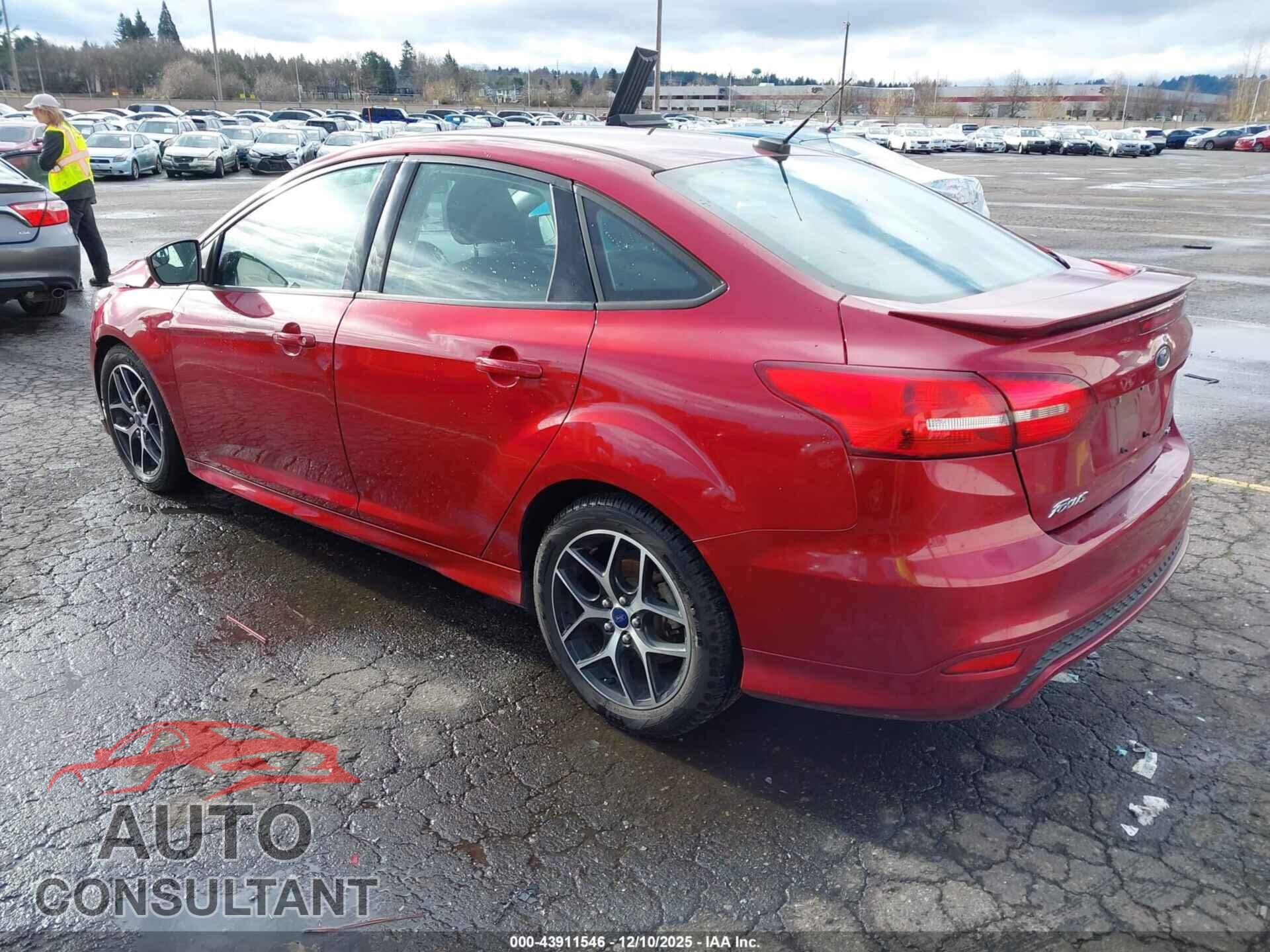 FORD FOCUS 2015 - 1FADP3F22FL370175