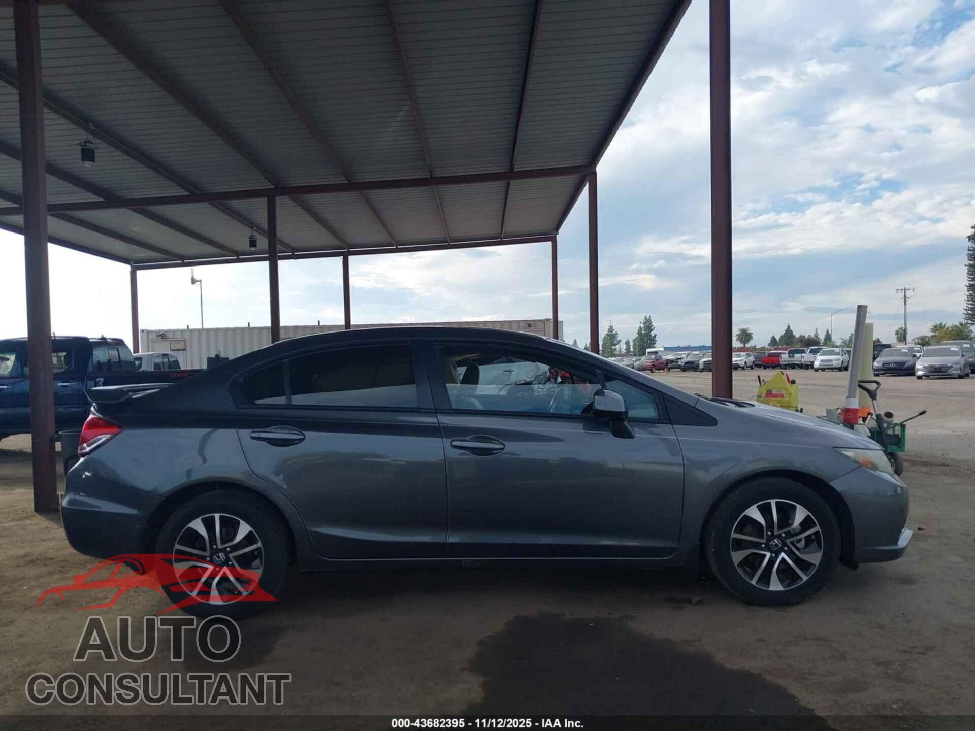 HONDA CIVIC 2013 - 2HGFB2F80DH517895