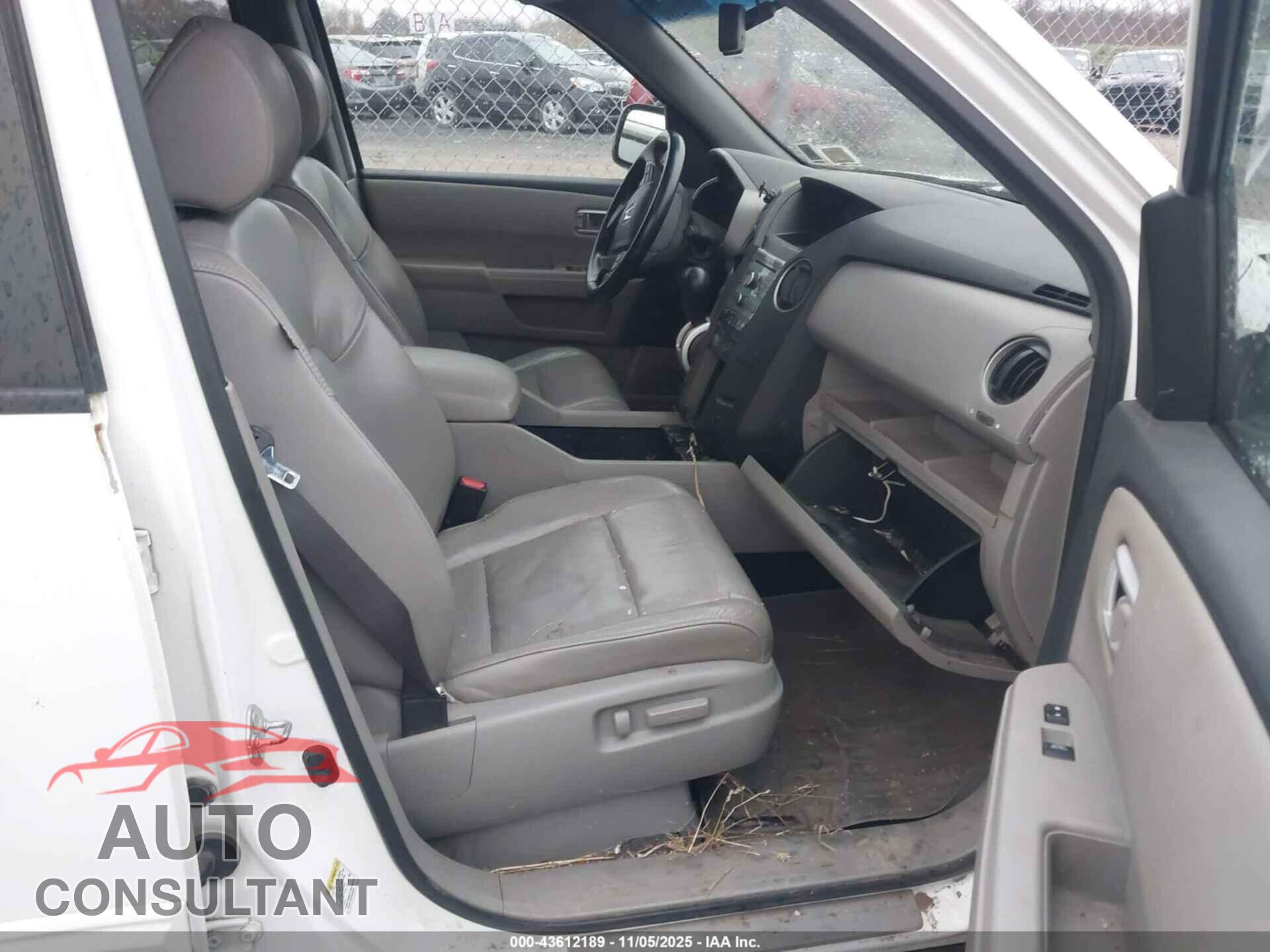 HONDA PILOT 2011 - 5FNYF4H59BB067130