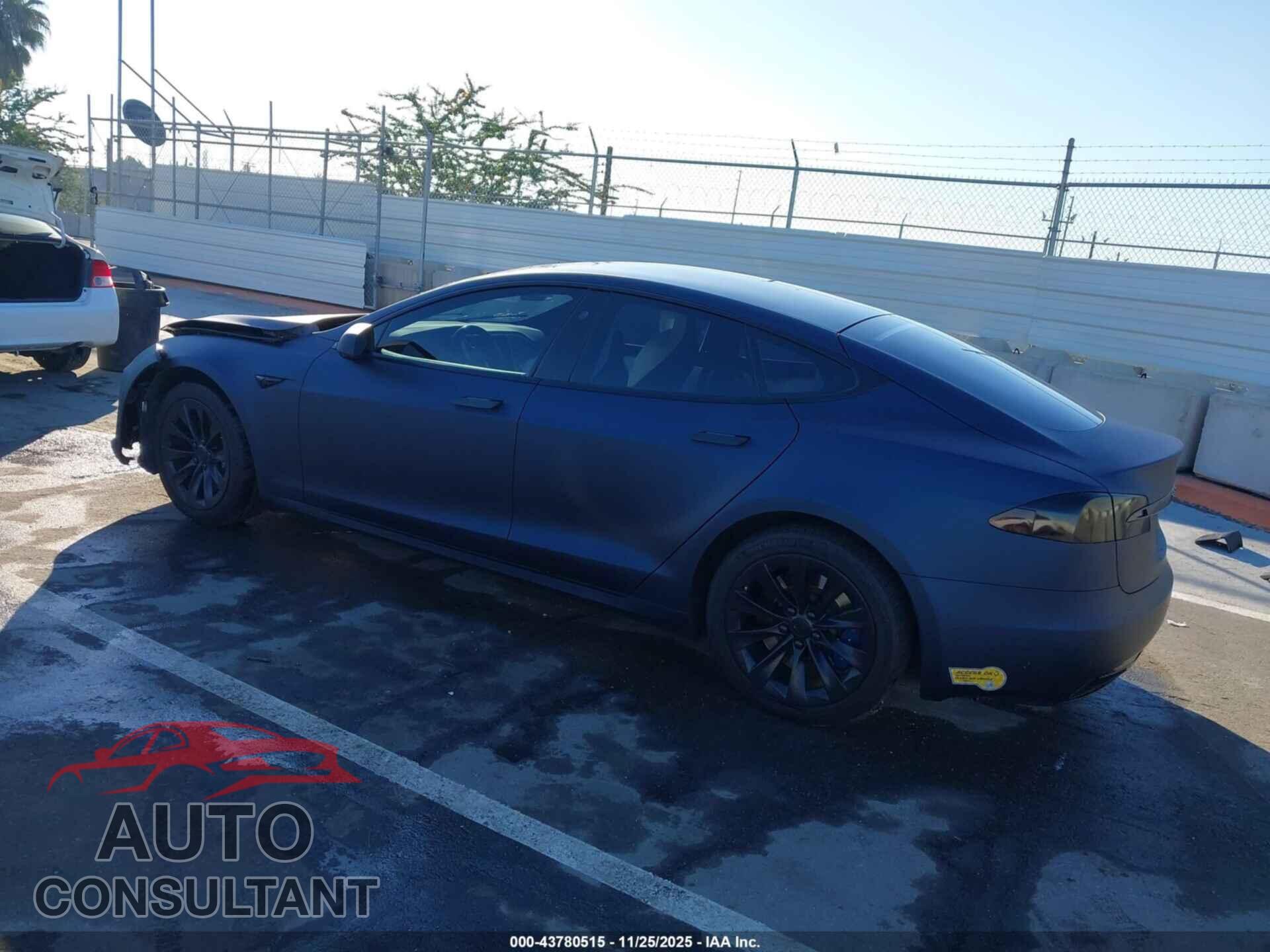 TESLA MODEL S 2017 - 5YJSA1E15HF196771