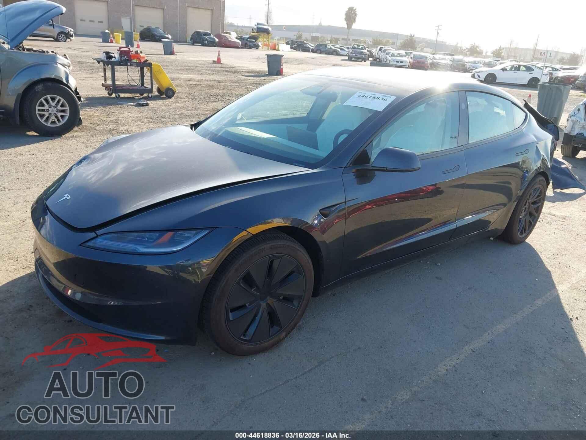 TESLA MODEL 3 2025 - 5YJ3E1EA7SF033524
