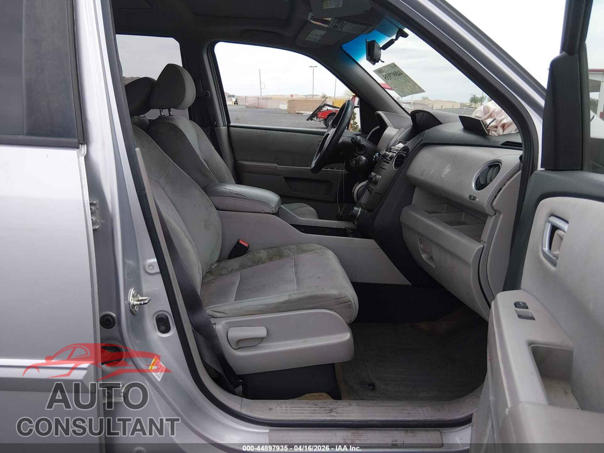 HONDA PILOT 2015 - 5FNYF3H31FB027770