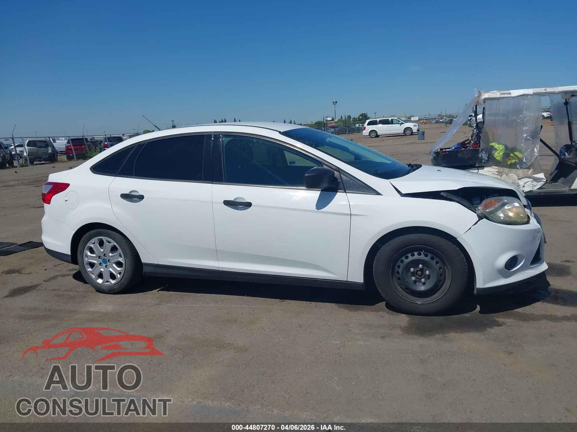 FORD FOCUS 2014 - 1FADP3E26EL330584