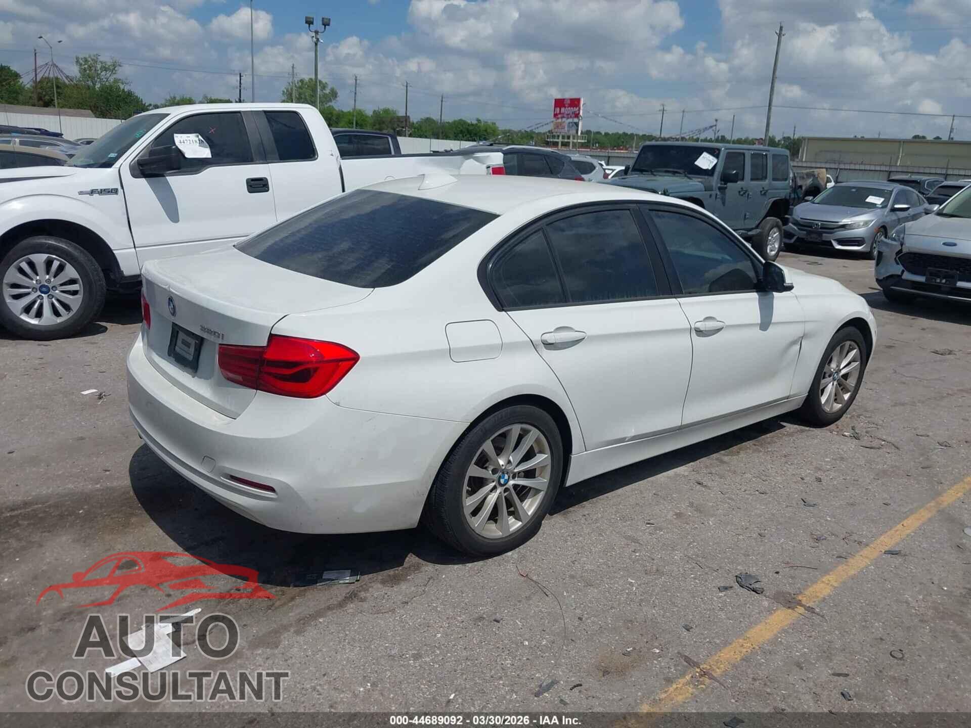 BMW 320I 2016 - WBA8E1G57GNU12132
