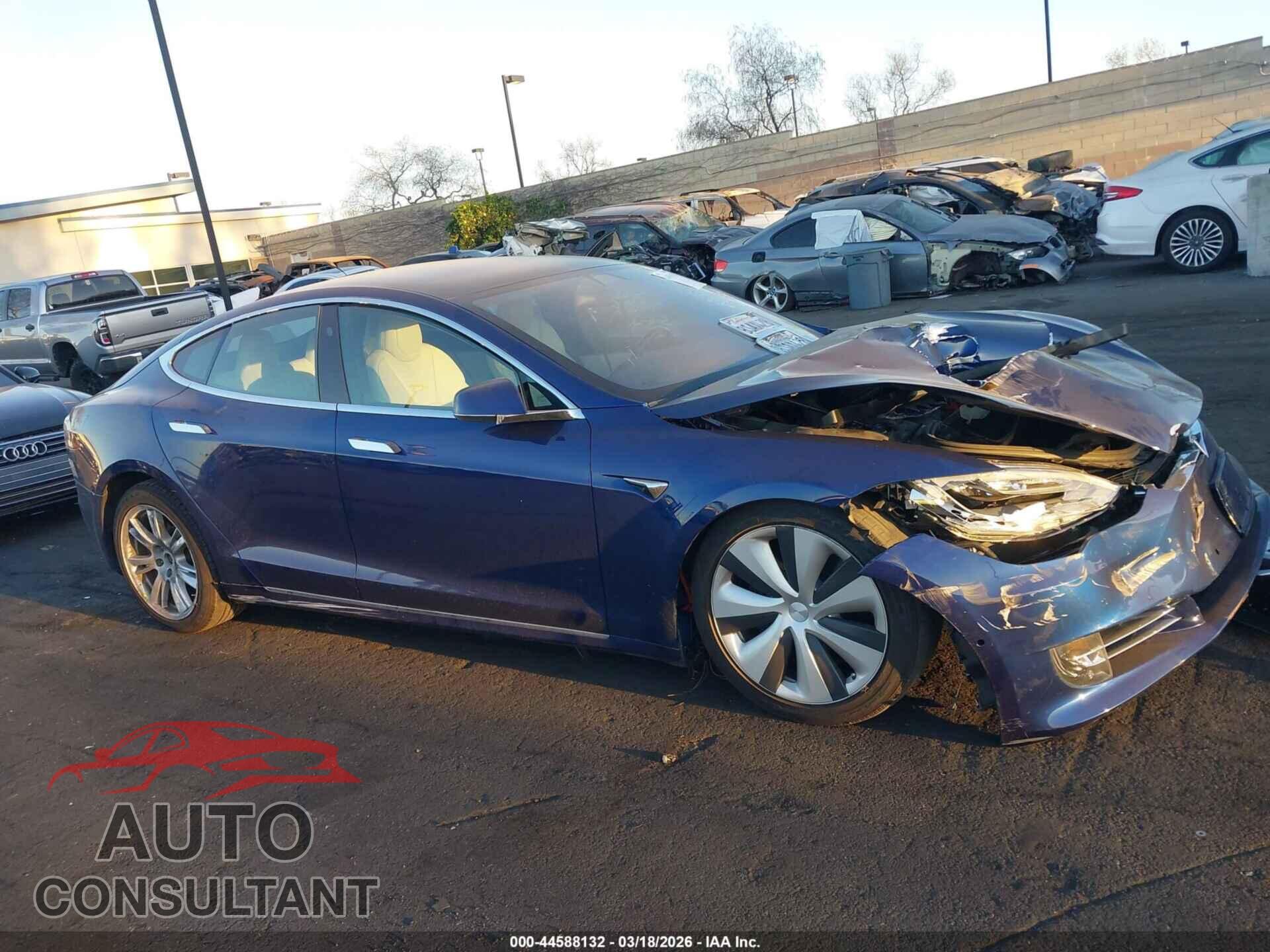 TESLA MODEL S 2020 - 5YJSA1E28LF411853