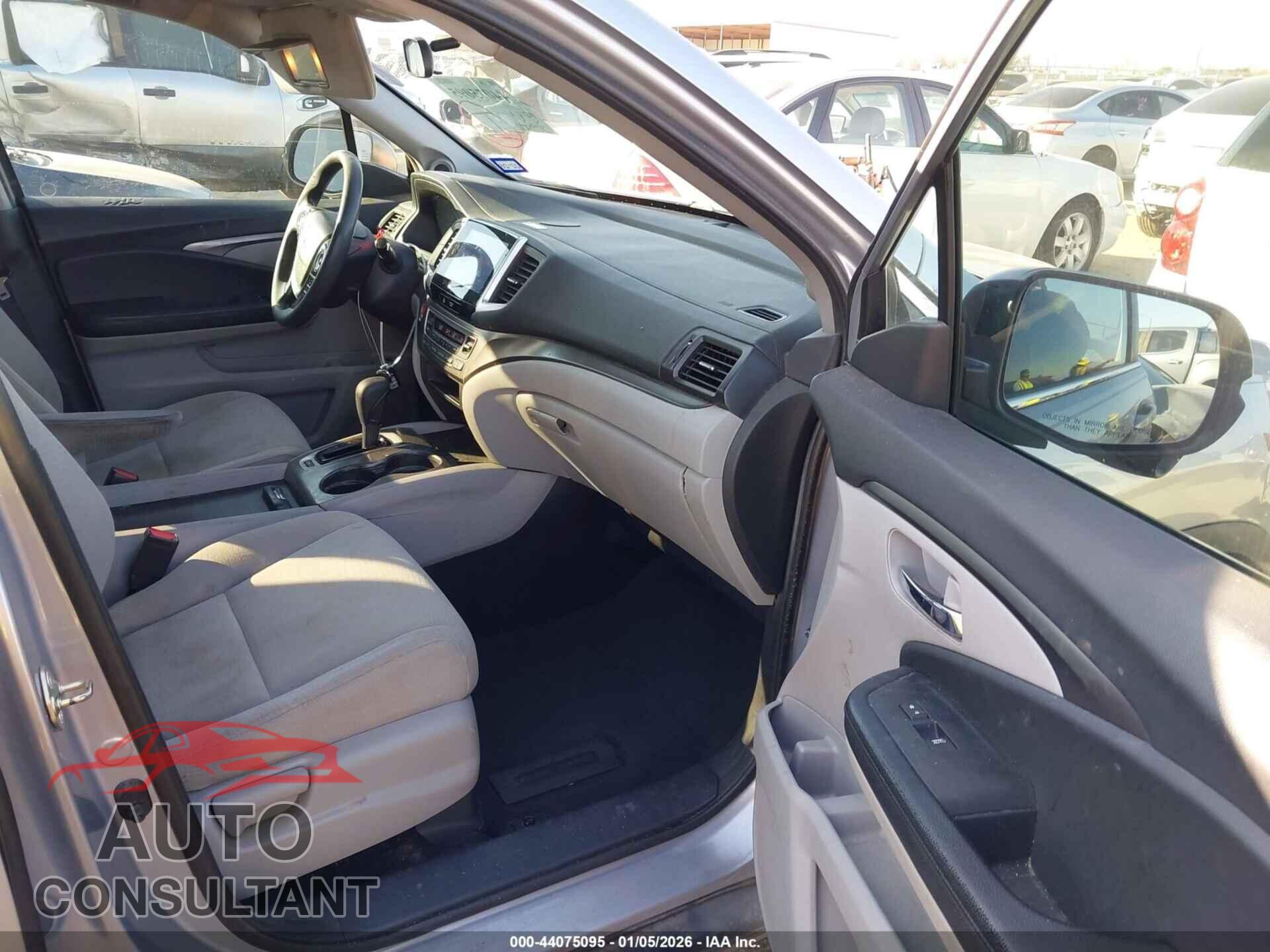 HONDA PILOT 2017 - 5FNYF5H34HB016129