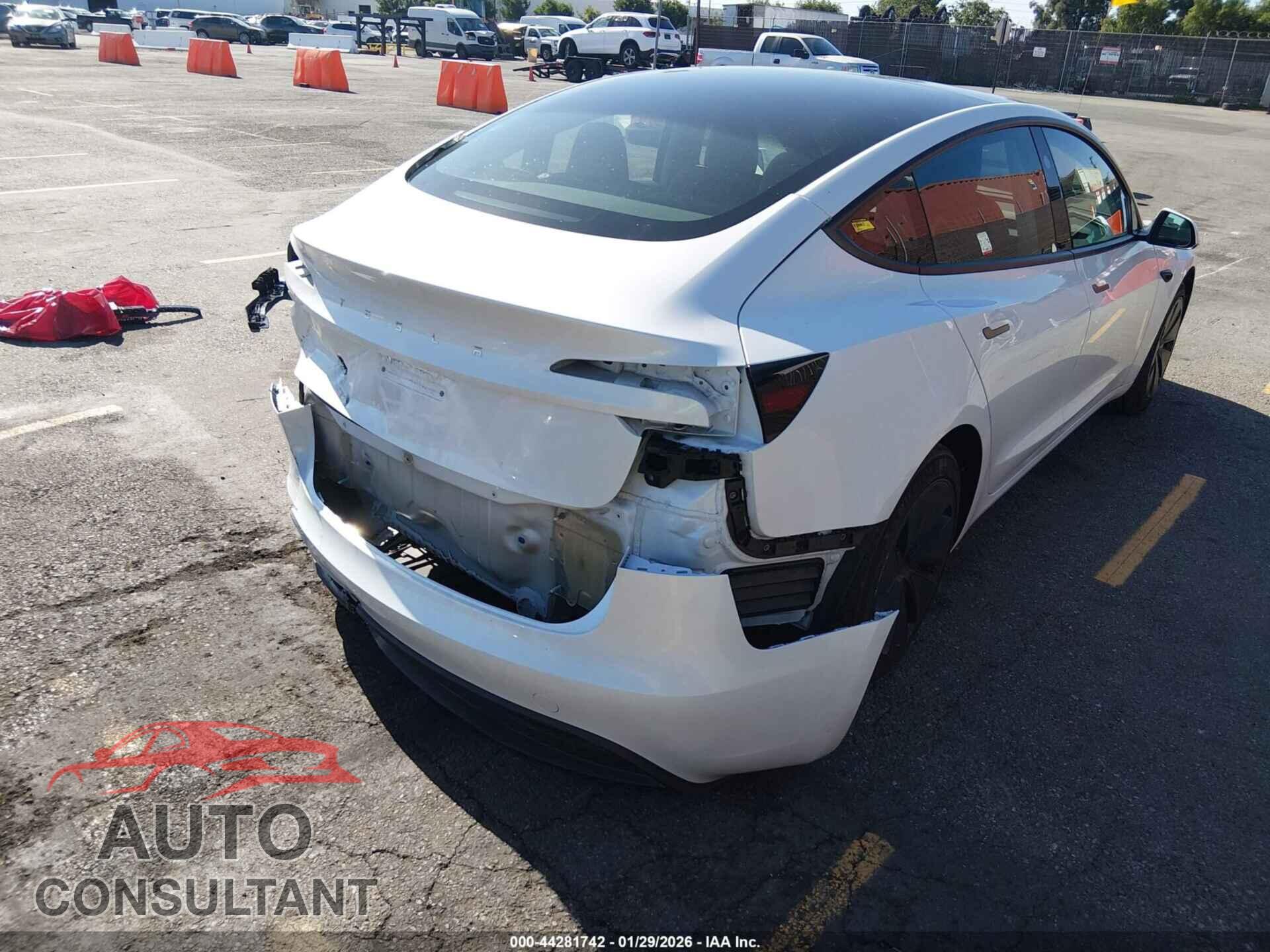TESLA MODEL 3 2024 - 5YJ3E1EA0RF834774