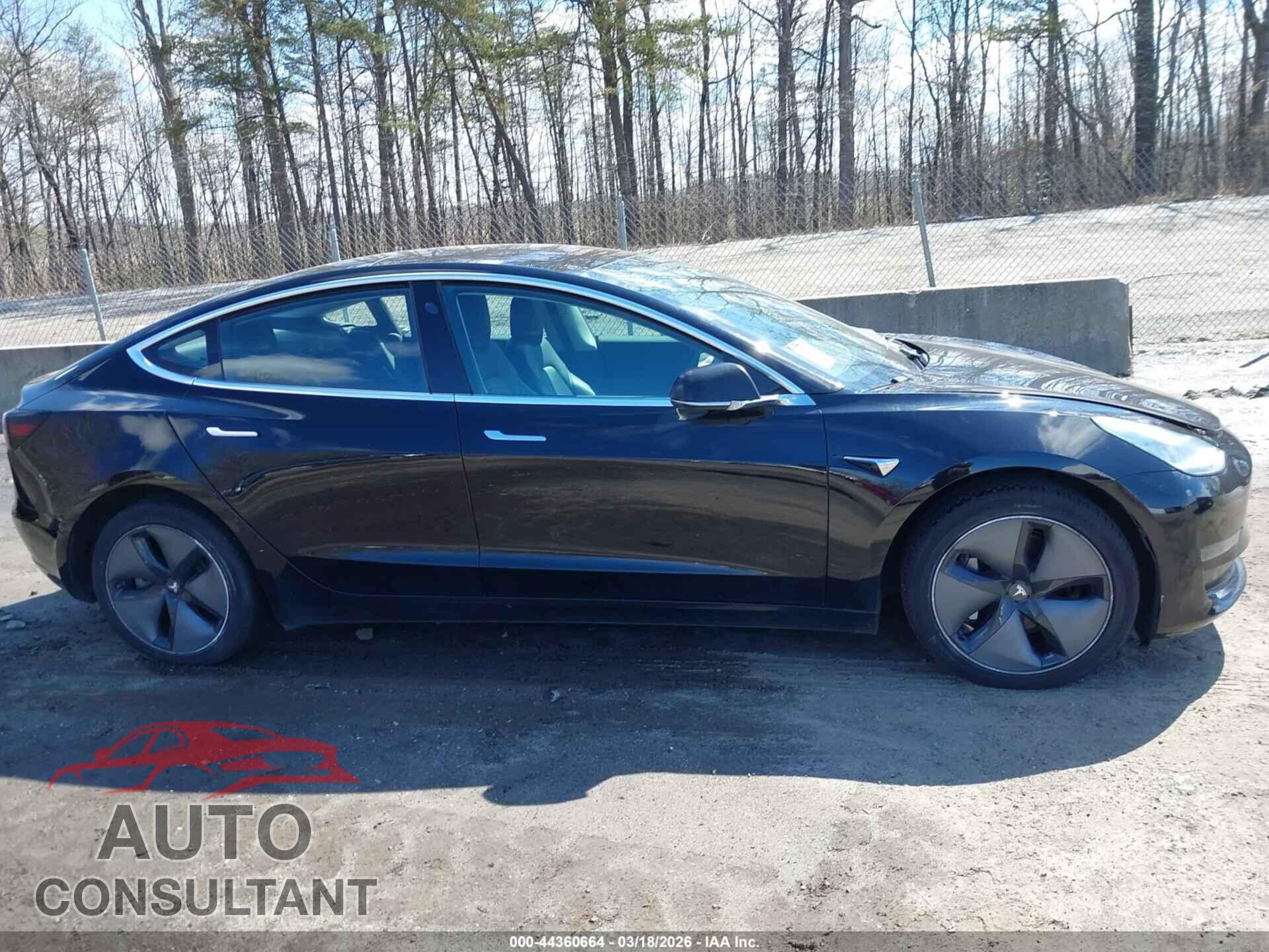 TESLA MODEL 3 2018 - 5YJ3E1EA1JF152233