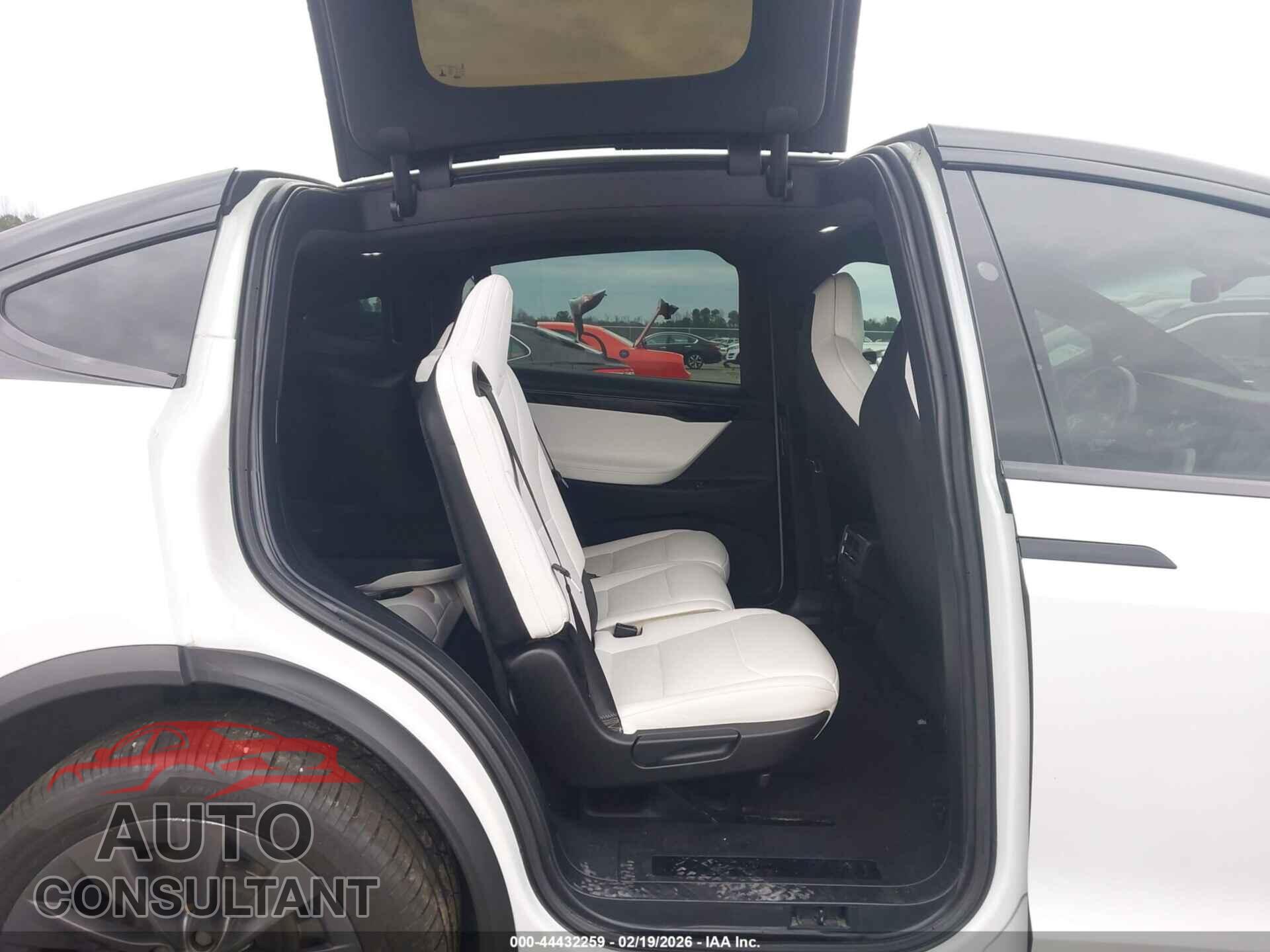 TESLA MODEL X 2018 - 5YJXCAE2XJF102379