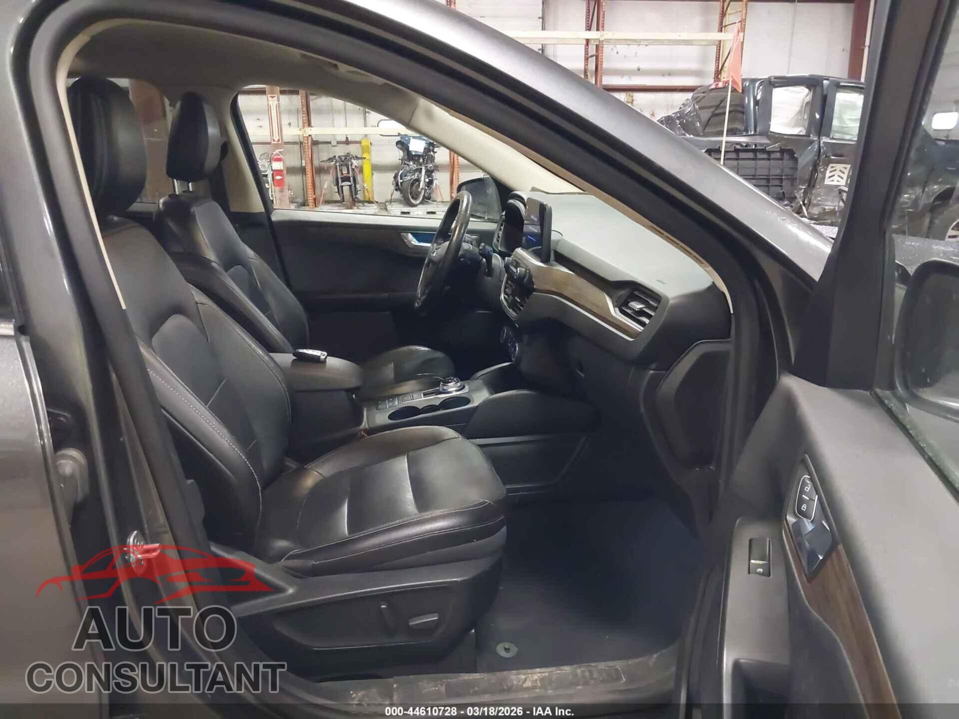 FORD ESCAPE 2020 - 1FMCU9J98LUA81423
