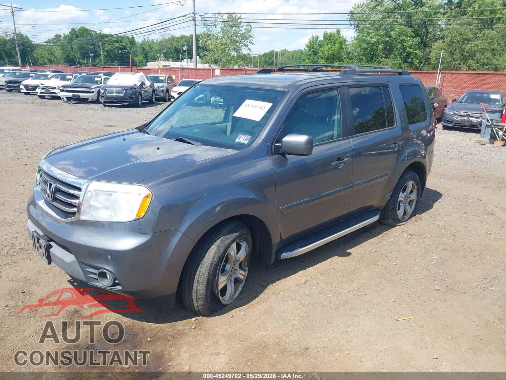 HONDA PILOT 2013 - 5FNYF4H48DB044609