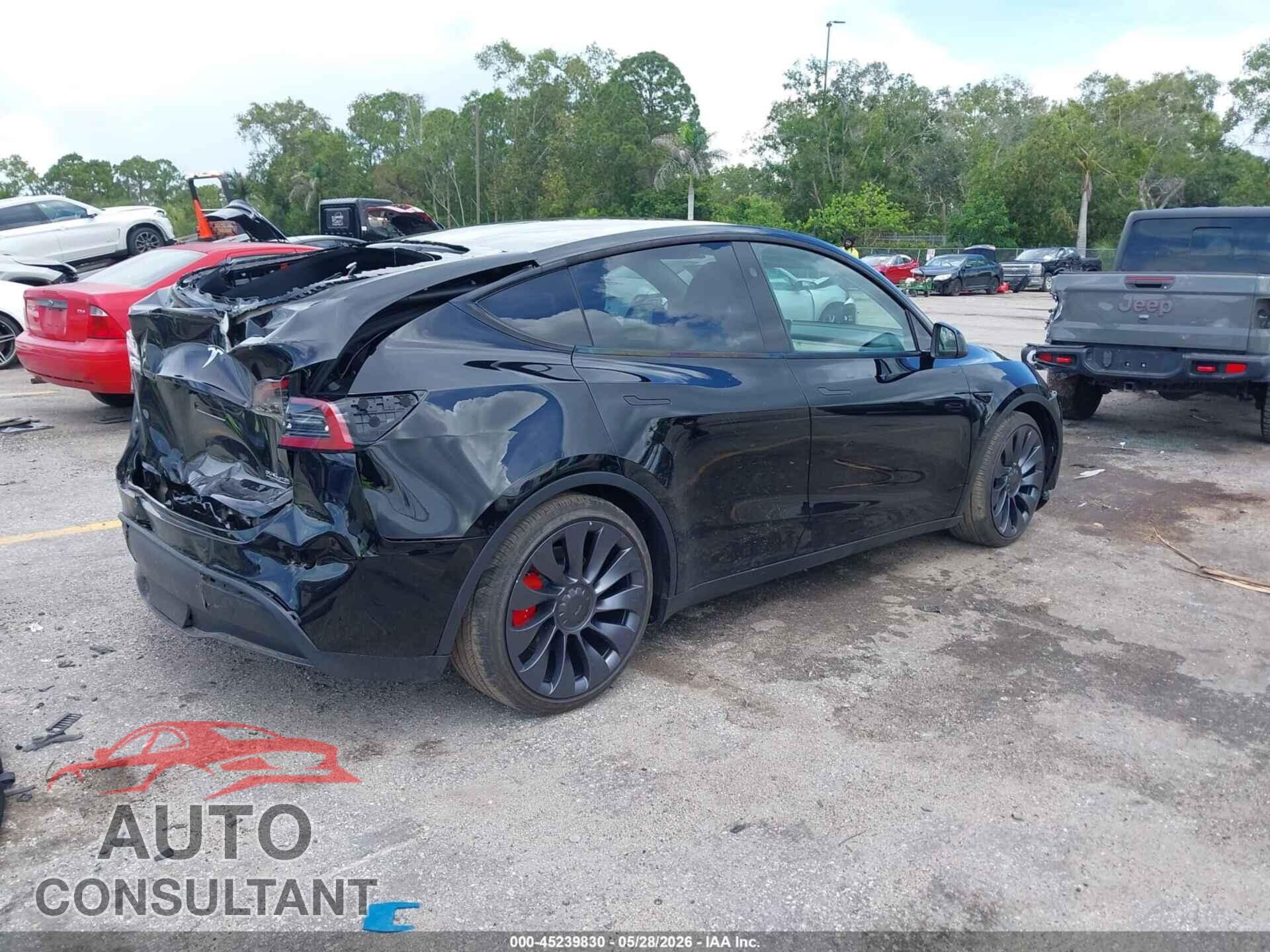 TESLA MODEL Y 2025 - 7SAYGDEF6SA376502
