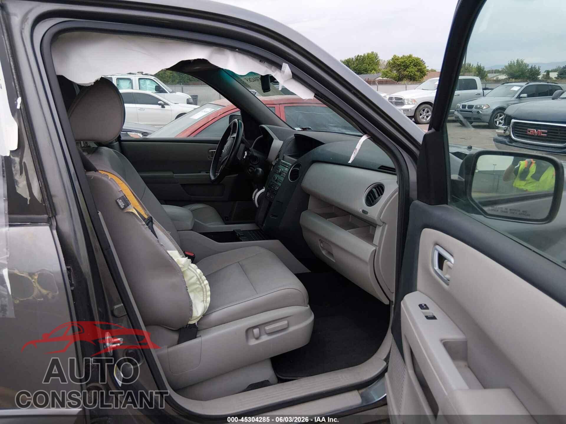 HONDA PILOT 2011 - 5FNYF4H58BB027282