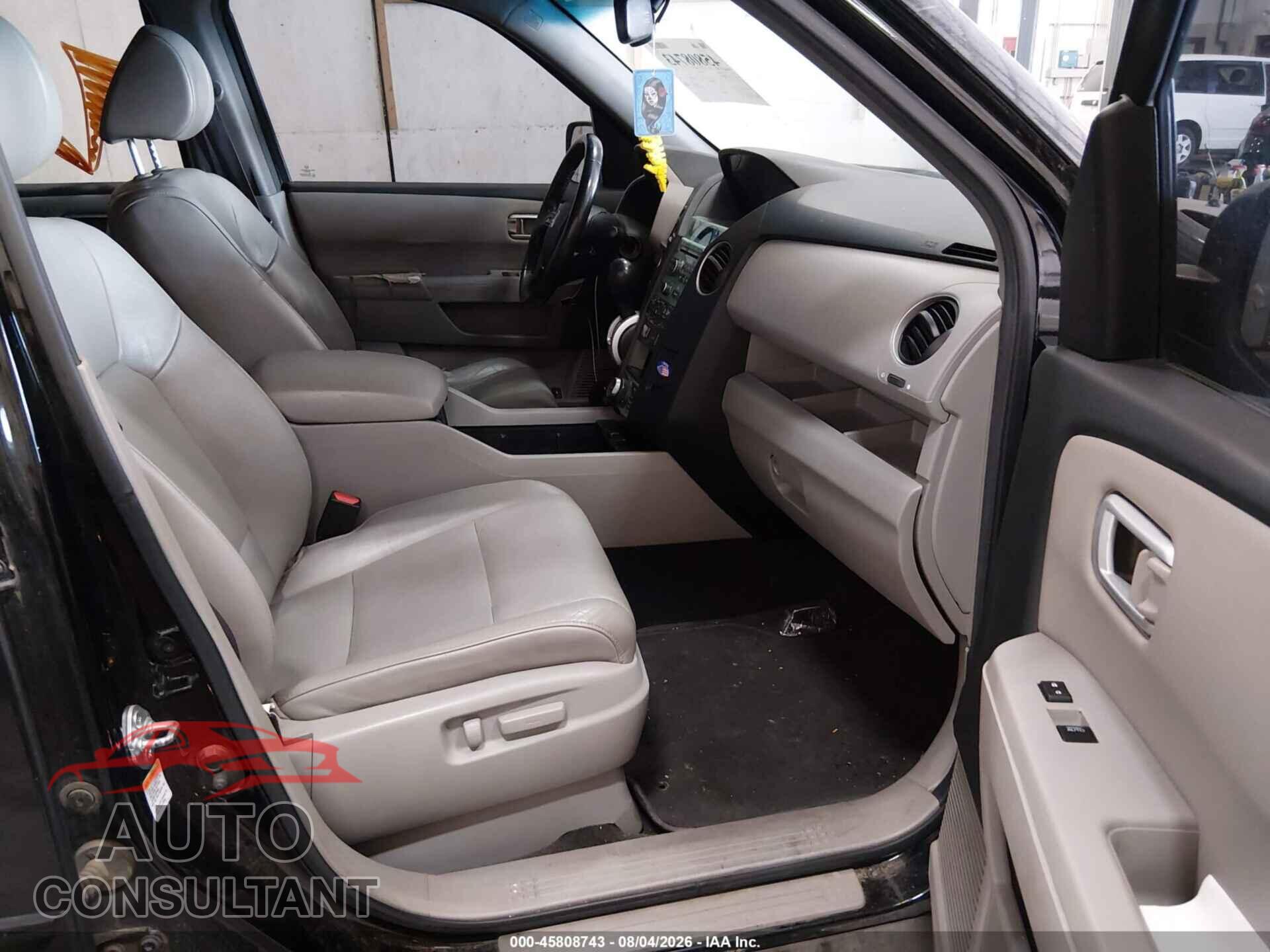 HONDA PILOT 2011 - 5FNYF4H71BB010938