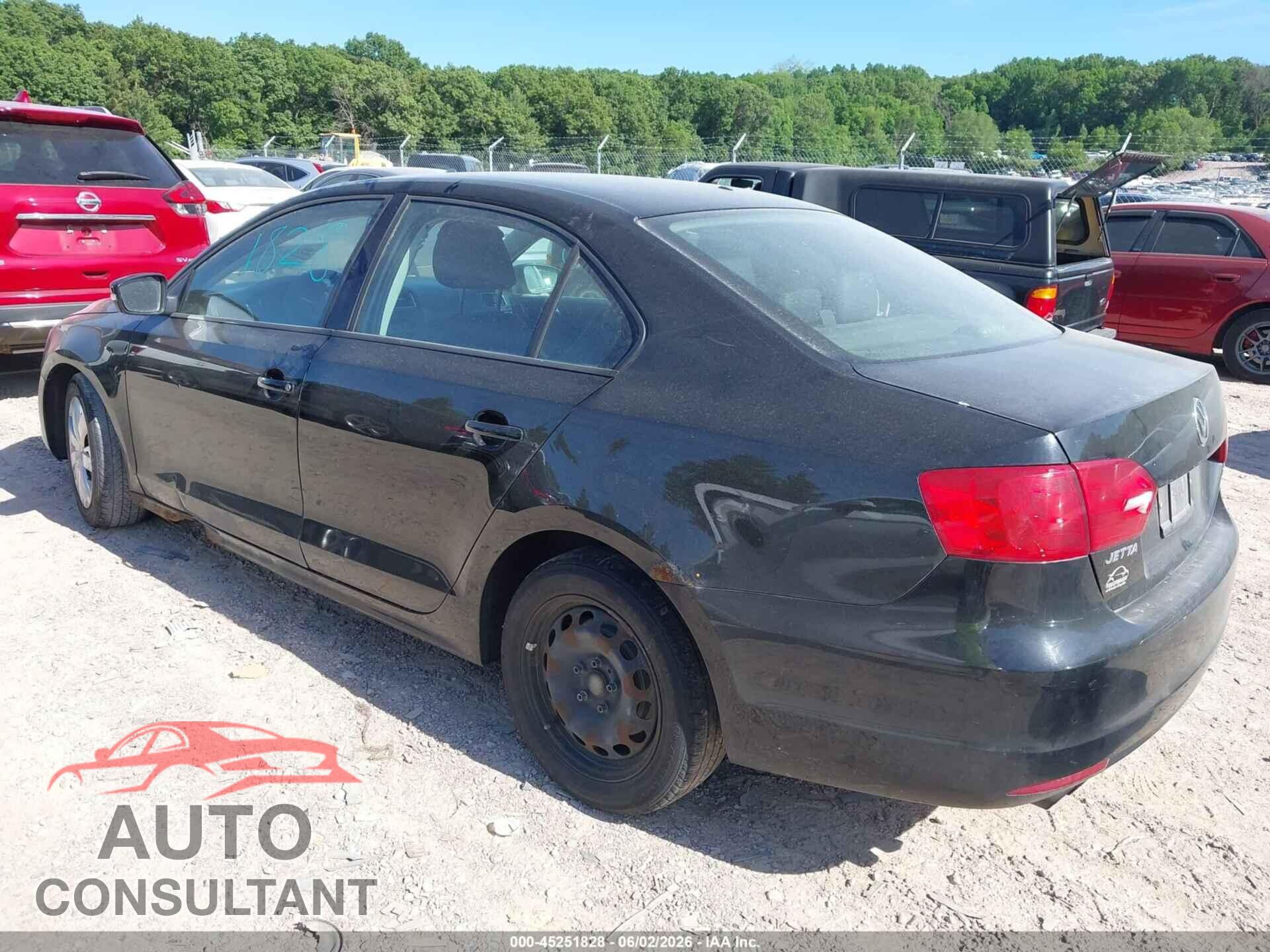 VOLKSWAGEN JETTA 2011 - 3VWDX7AJ4BM072698