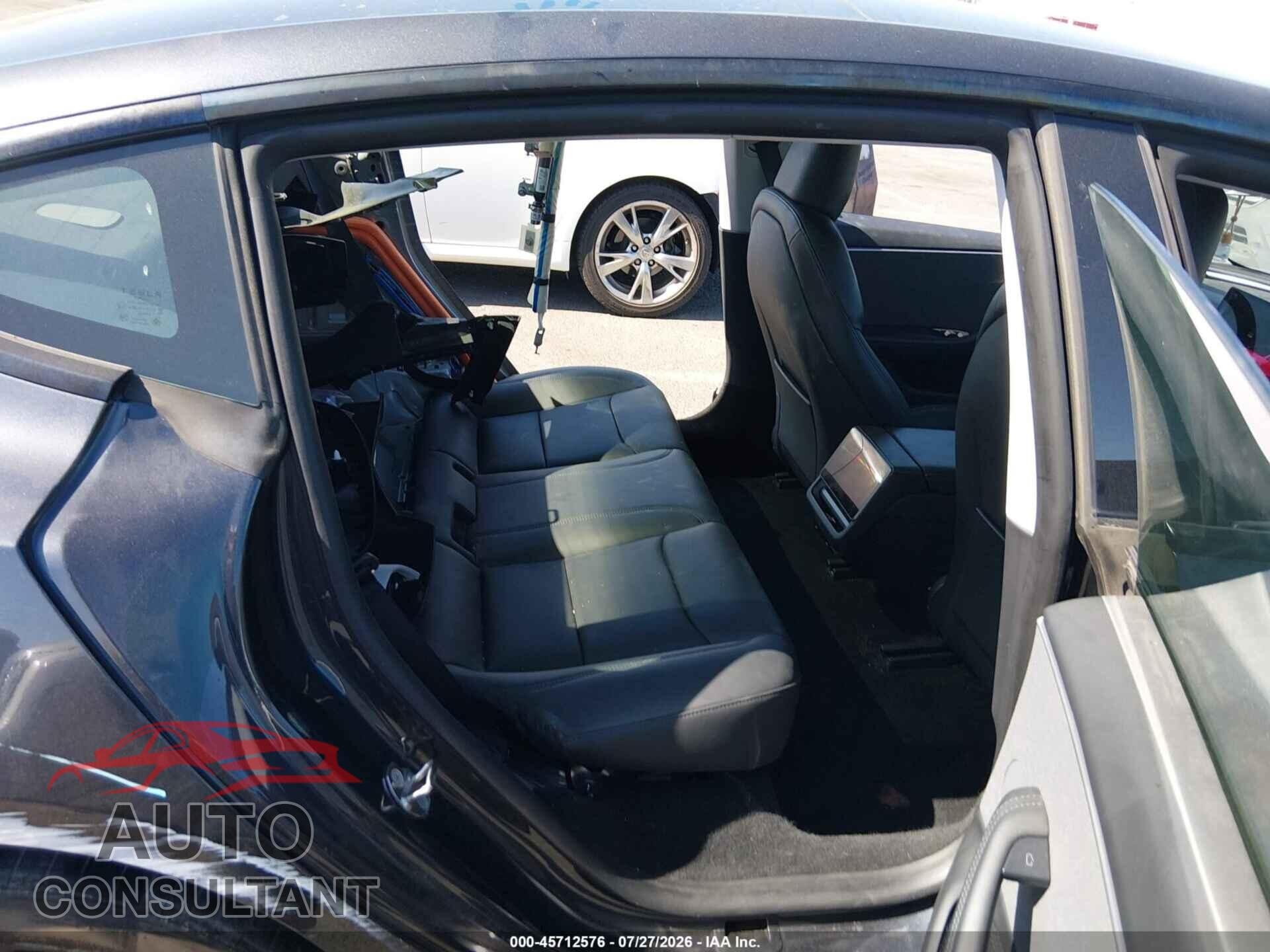 TESLA MODEL 3 2024 - 5YJ3E1EA2RF742968