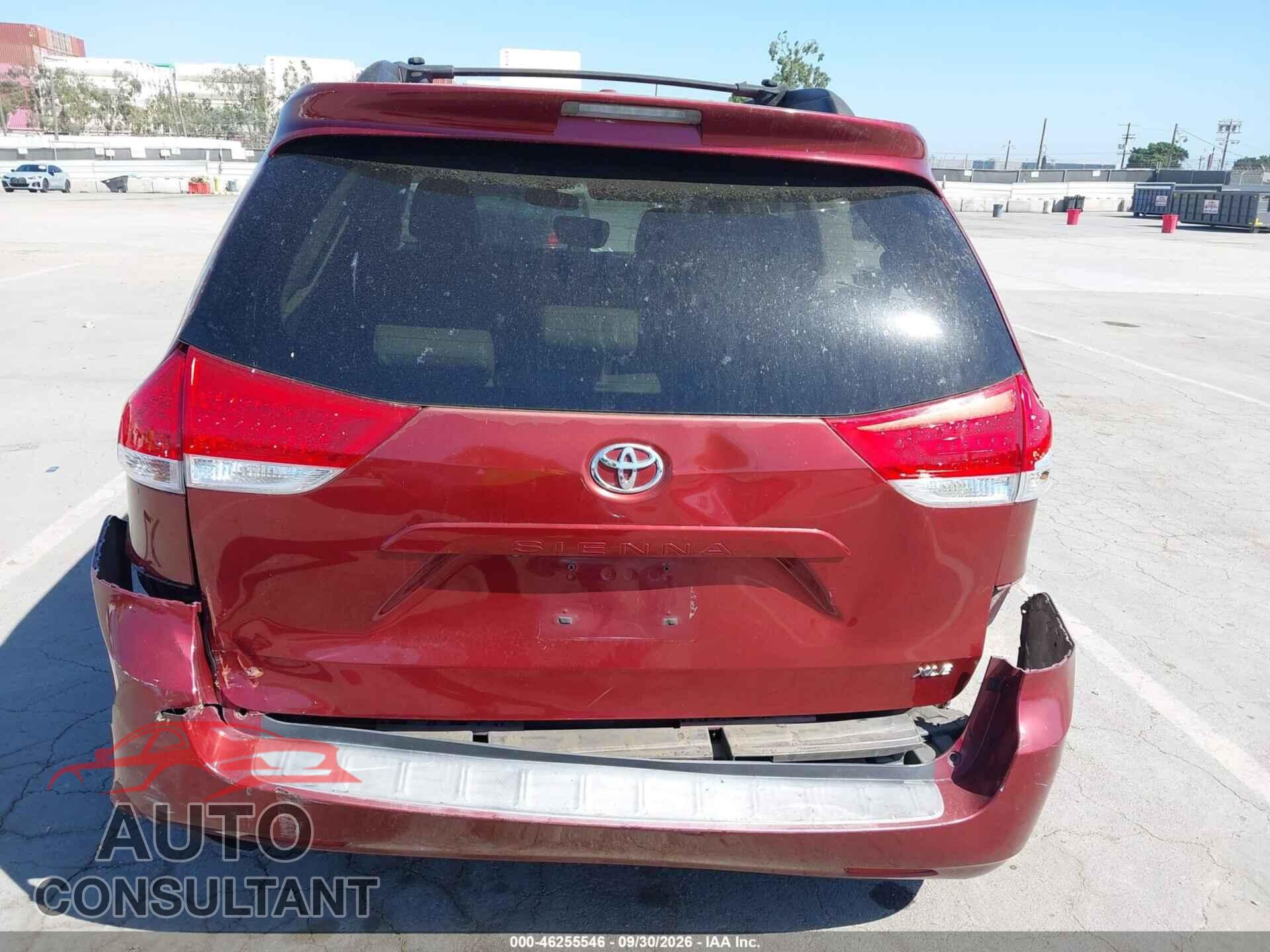 TOYOTA SIENNA 2011 - 5TDYK3DC3BS020052