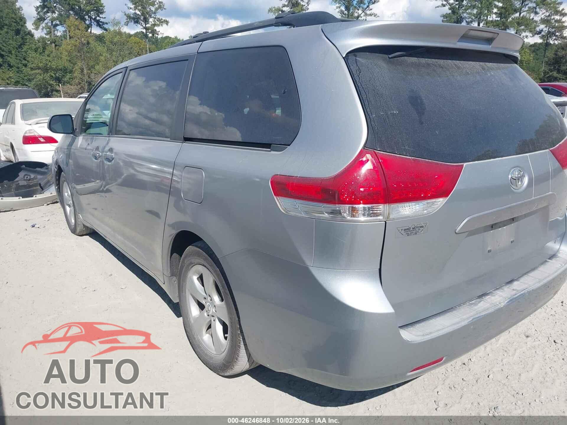 TOYOTA SIENNA 2011 - 5TDKK3DC0BS148741